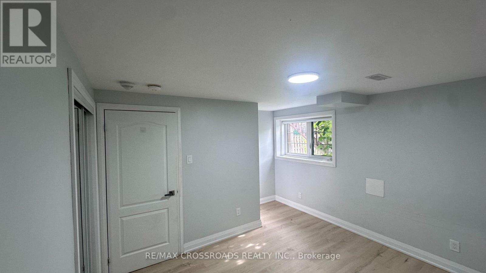 Basement Apartment - 2388 Dress Circle Crescent, Oshawa, Ontario  L1L 0L8 - Photo 8 - E13798162