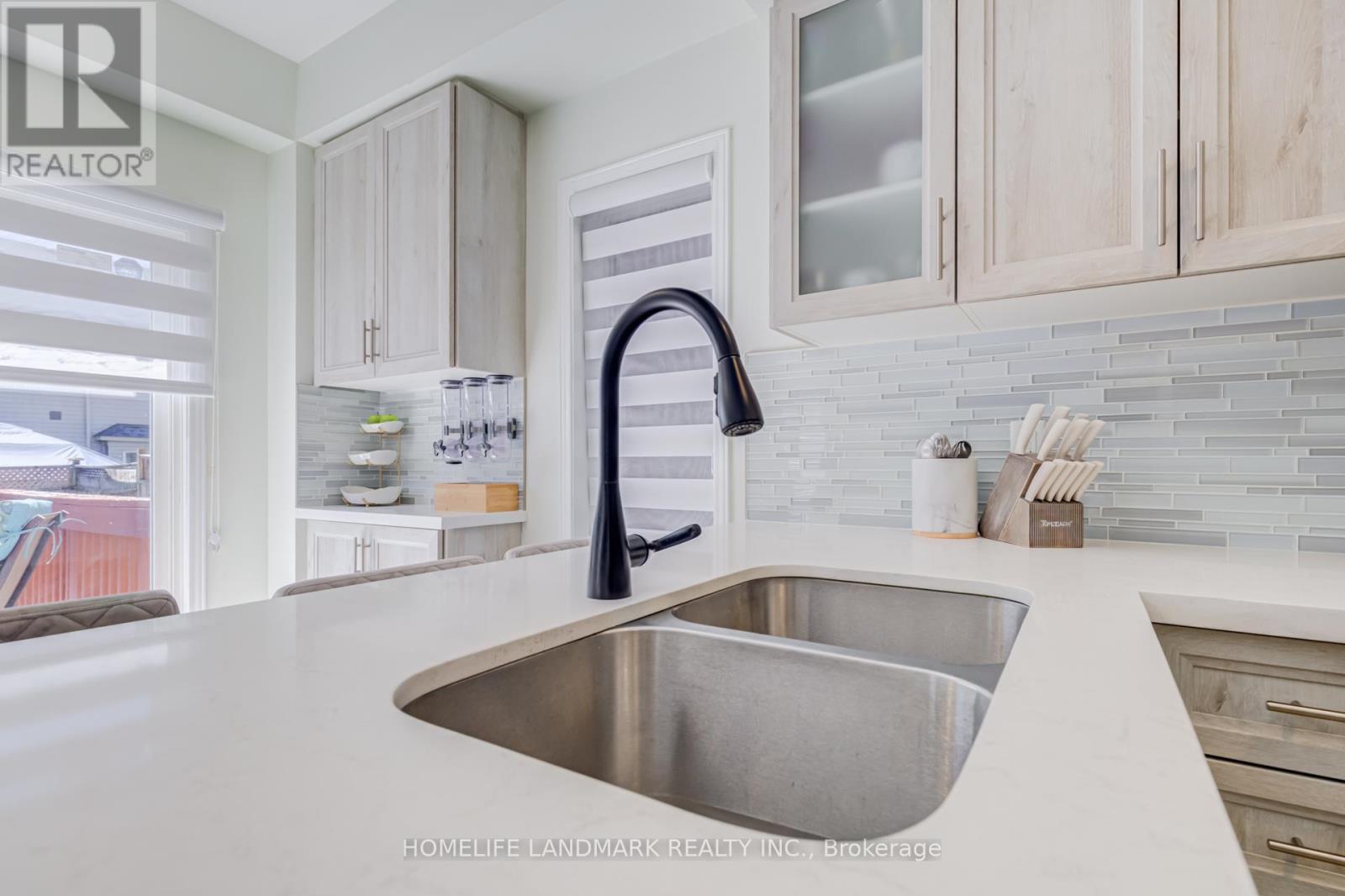 111 Knowles Drive, Toronto, Ontario  M1X 1T4 - Photo 11 - E13798168