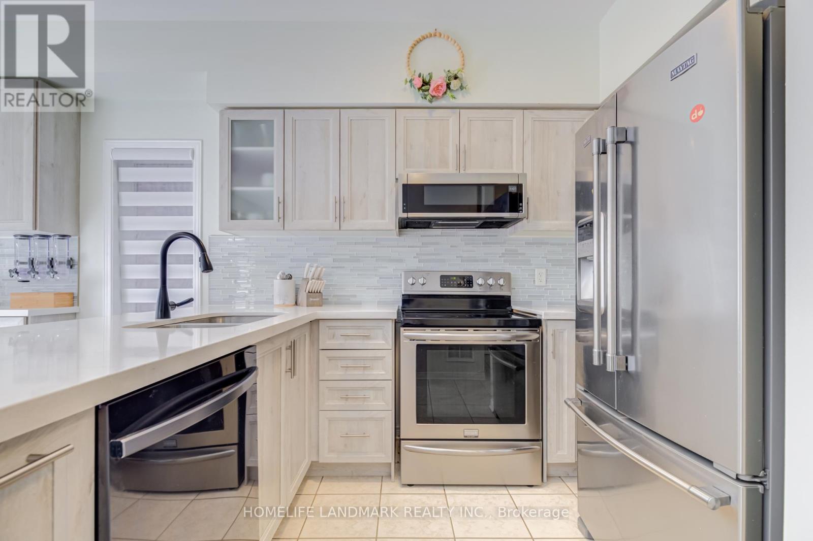 111 Knowles Drive, Toronto, Ontario  M1X 1T4 - Photo 9 - E13798168