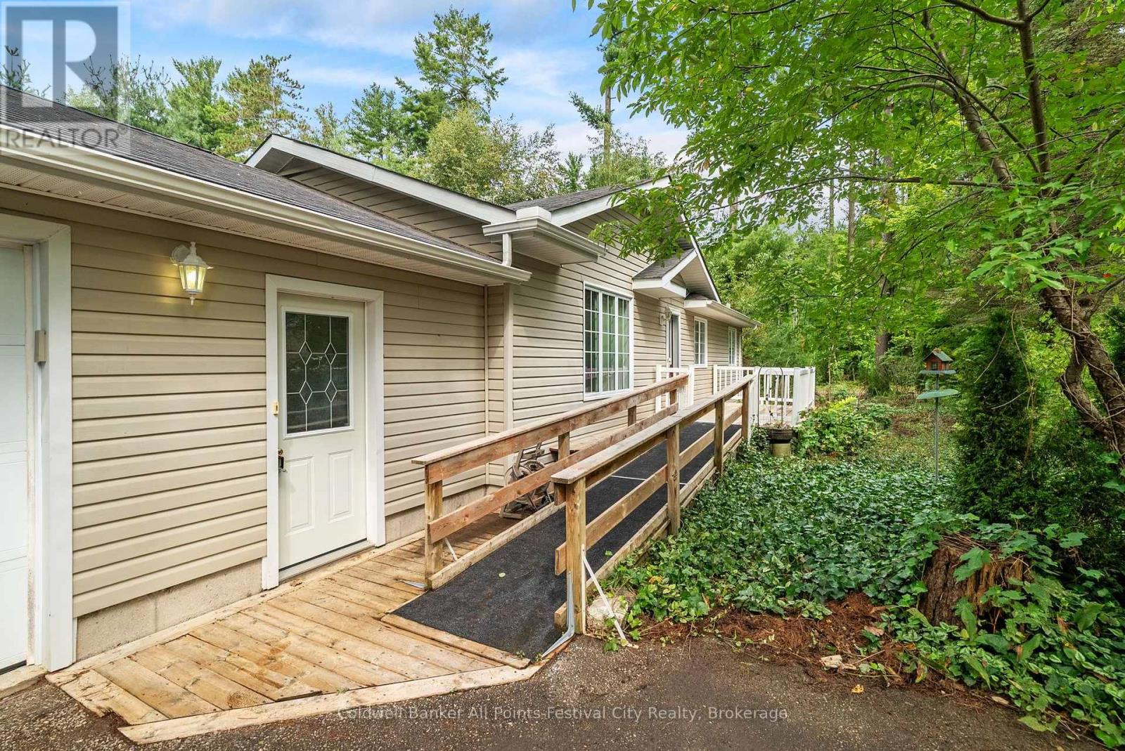 905 White Cedar Drive, Central Huron, Ontario  N0M 1G0 - Photo 4 - X13798196