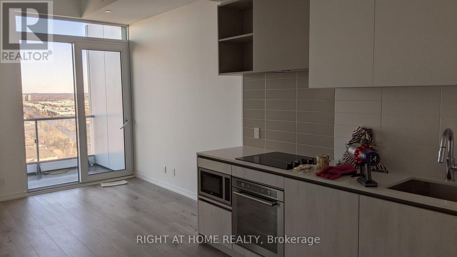 2715 - 1000 Portage Parkway, Vaughan, Ontario  L4K 0L1 - Photo 9 - N13798012