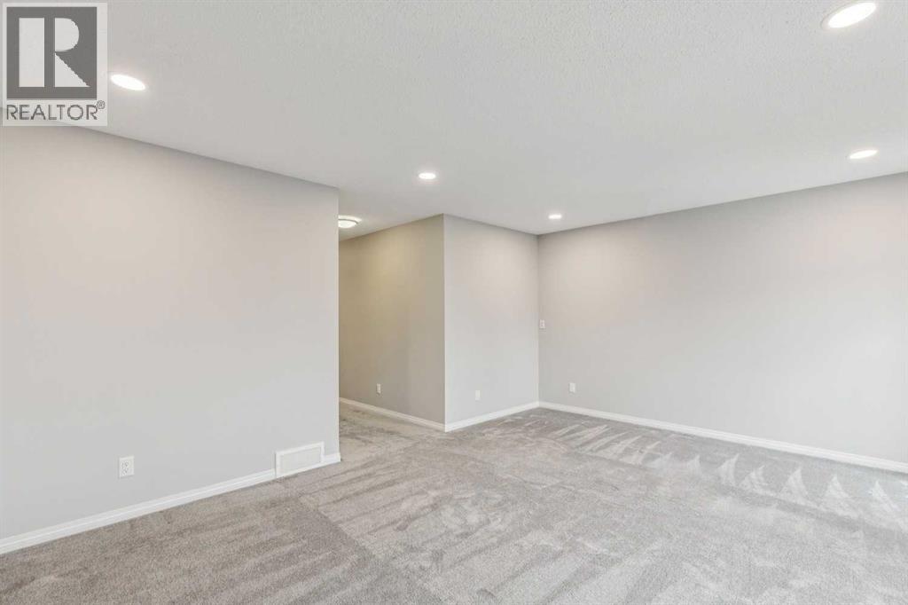 1020 Chinook Gate Heath SW, Airdrie, Alberta  T4B 5C9 - Photo 32 - A2344719