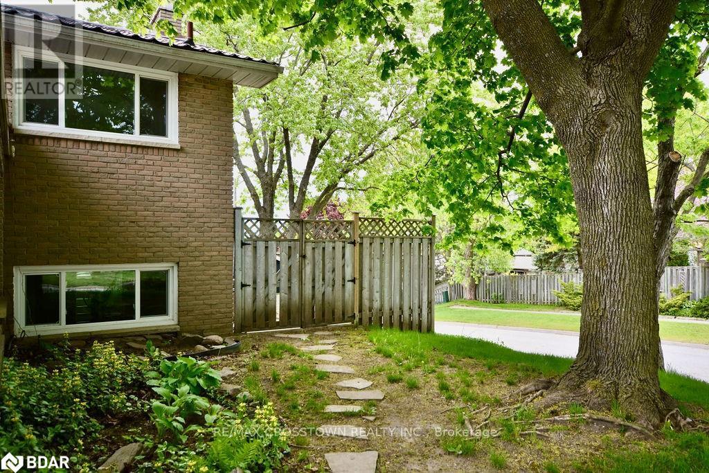 64 Marshall Street, Barrie, Ontario  L4N 3S8 - Photo 30 - S13798160