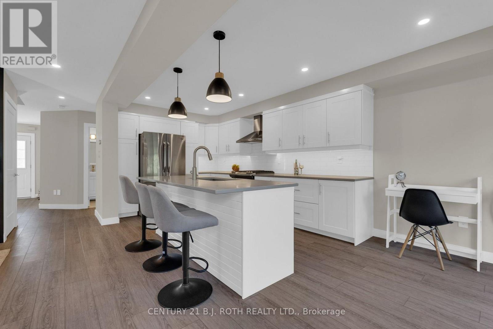 168 Cunningham Drive, Barrie (Ardagh), Ontario  L4N 5R3 - Photo 8 - S13798210