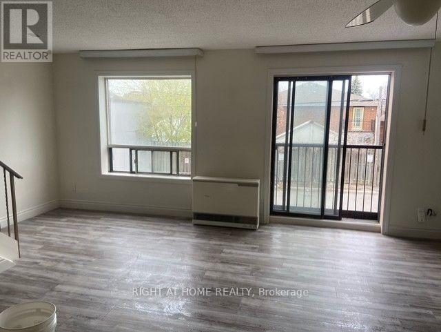UNIT B - 3358 LAKE SHORE BOULEVARD W
