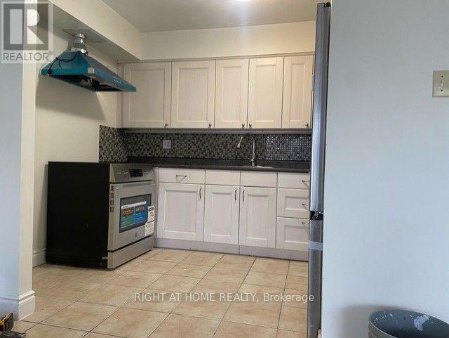 Unit B - 3358 Lake Shore Boulevard W, Toronto, Ontario  L8M 1M9 - Photo 3 - W13798036