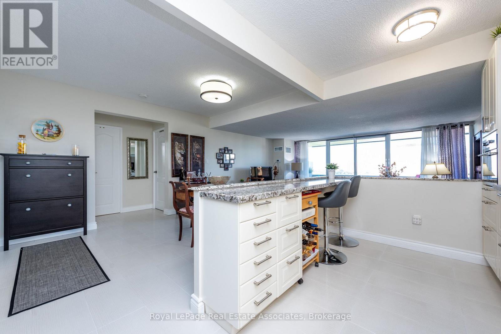 #1906 - 240 Scarlett Road, Toronto, Ontario  M6N 4X4 - Photo 10 - W13798080