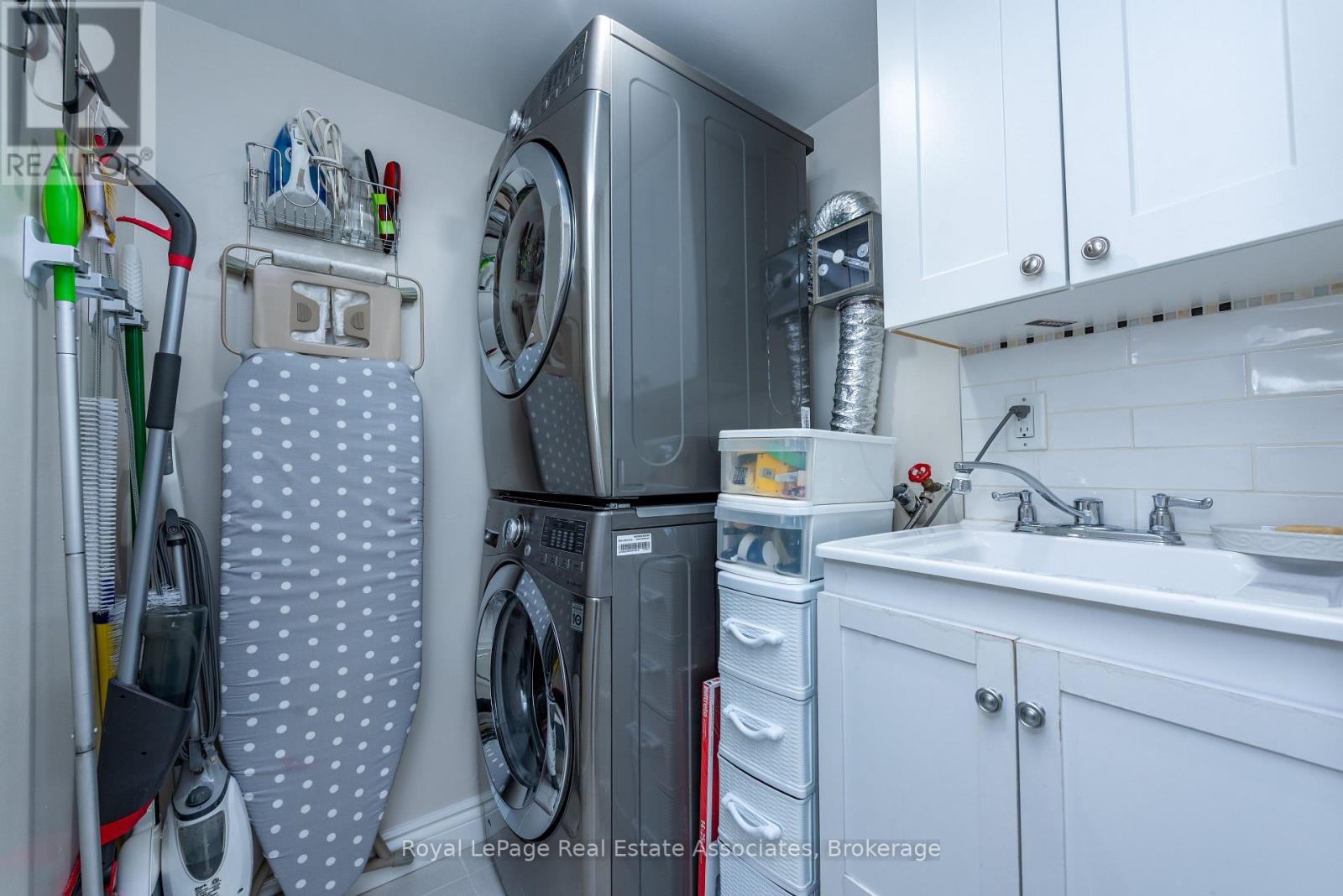 #1906 - 240 Scarlett Road, Toronto, Ontario  M6N 4X4 - Photo 27 - W13798080