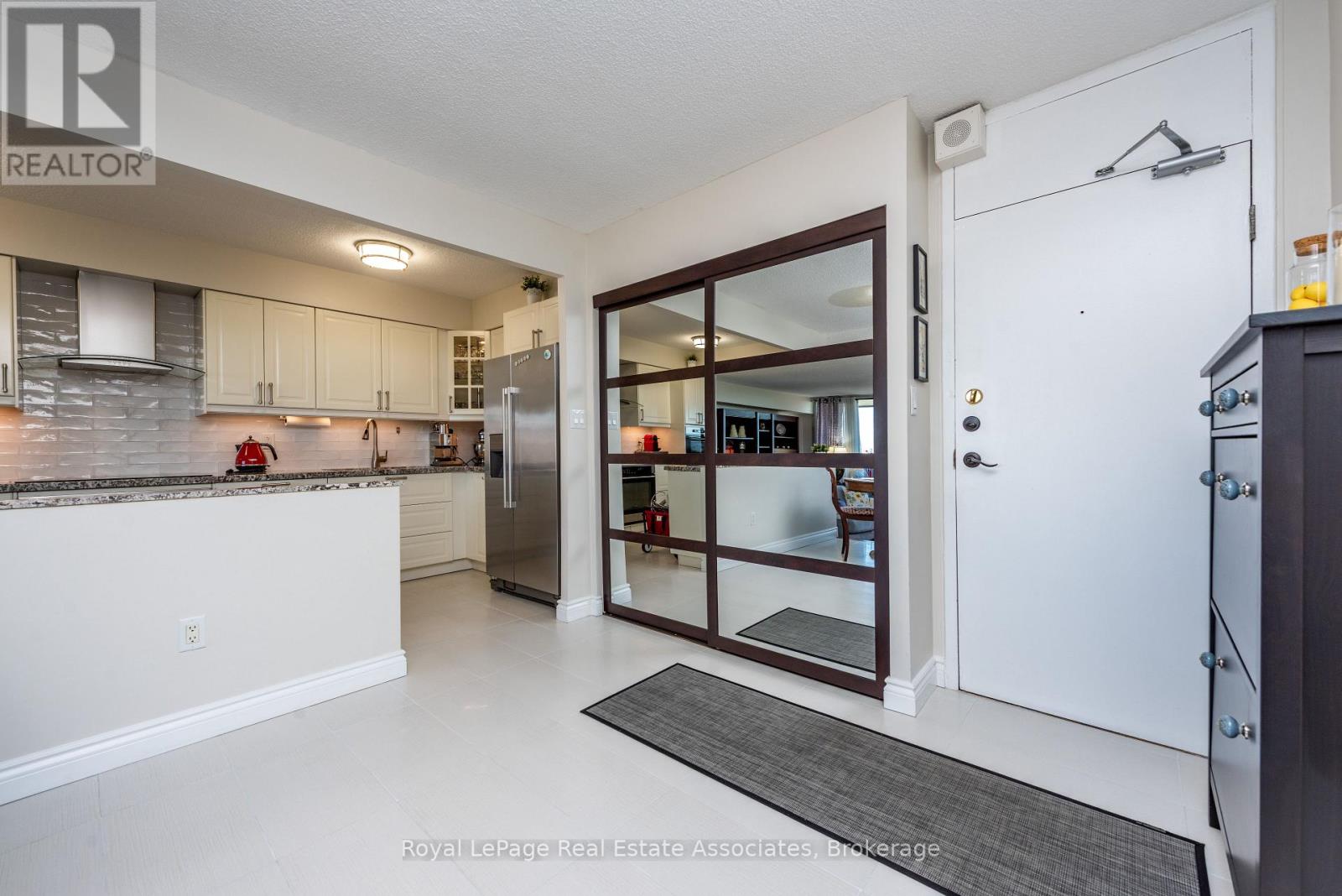 #1906 - 240 Scarlett Road, Toronto, Ontario  M6N 4X4 - Photo 8 - W13798080