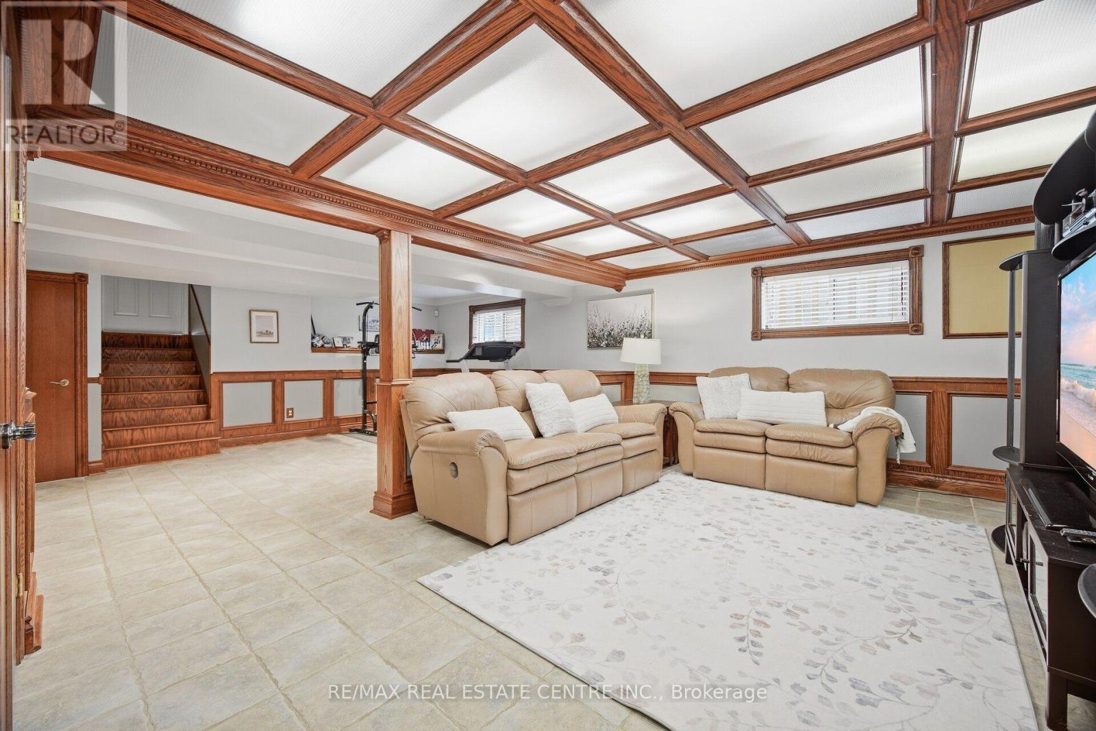 1876 Bough Beeches Boulevard, Mississauga, Ontario  L4W 2J3 - Photo 45 - W13798128