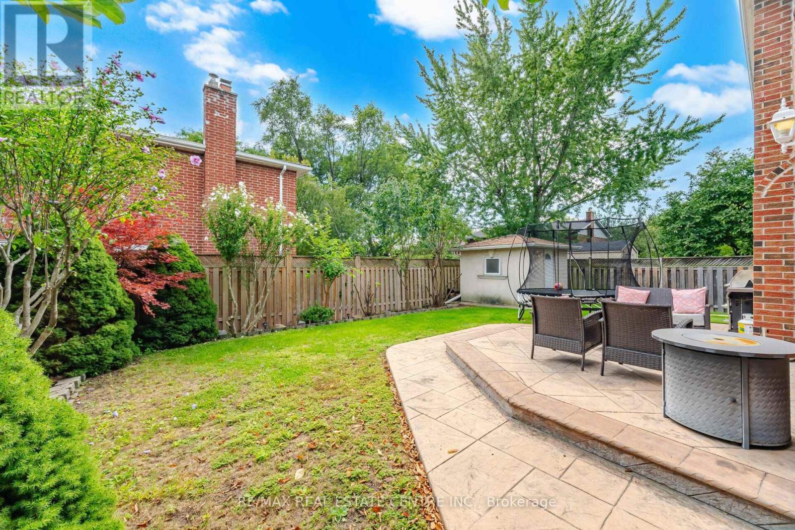 1876 Bough Beeches Boulevard, Mississauga, Ontario  L4W 2J3 - Photo 48 - W13798128