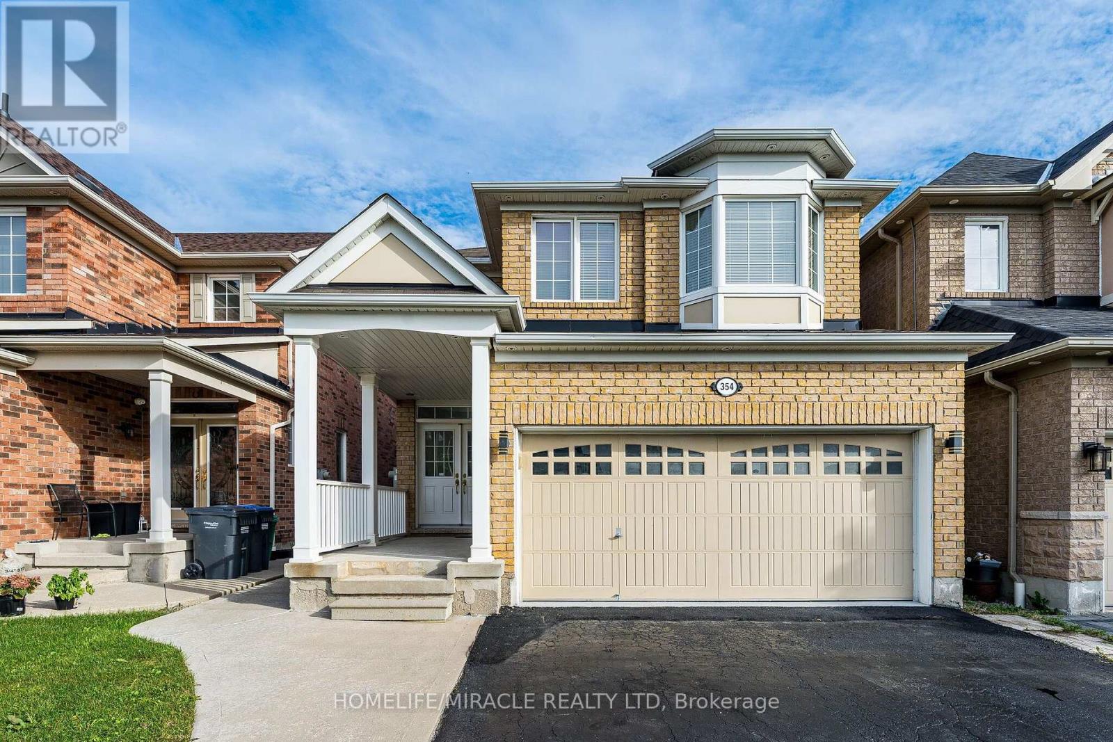 354 Panhellenic Drive, Mississauga, Ontario  L5W 0B9 - Photo 2 - W13798134