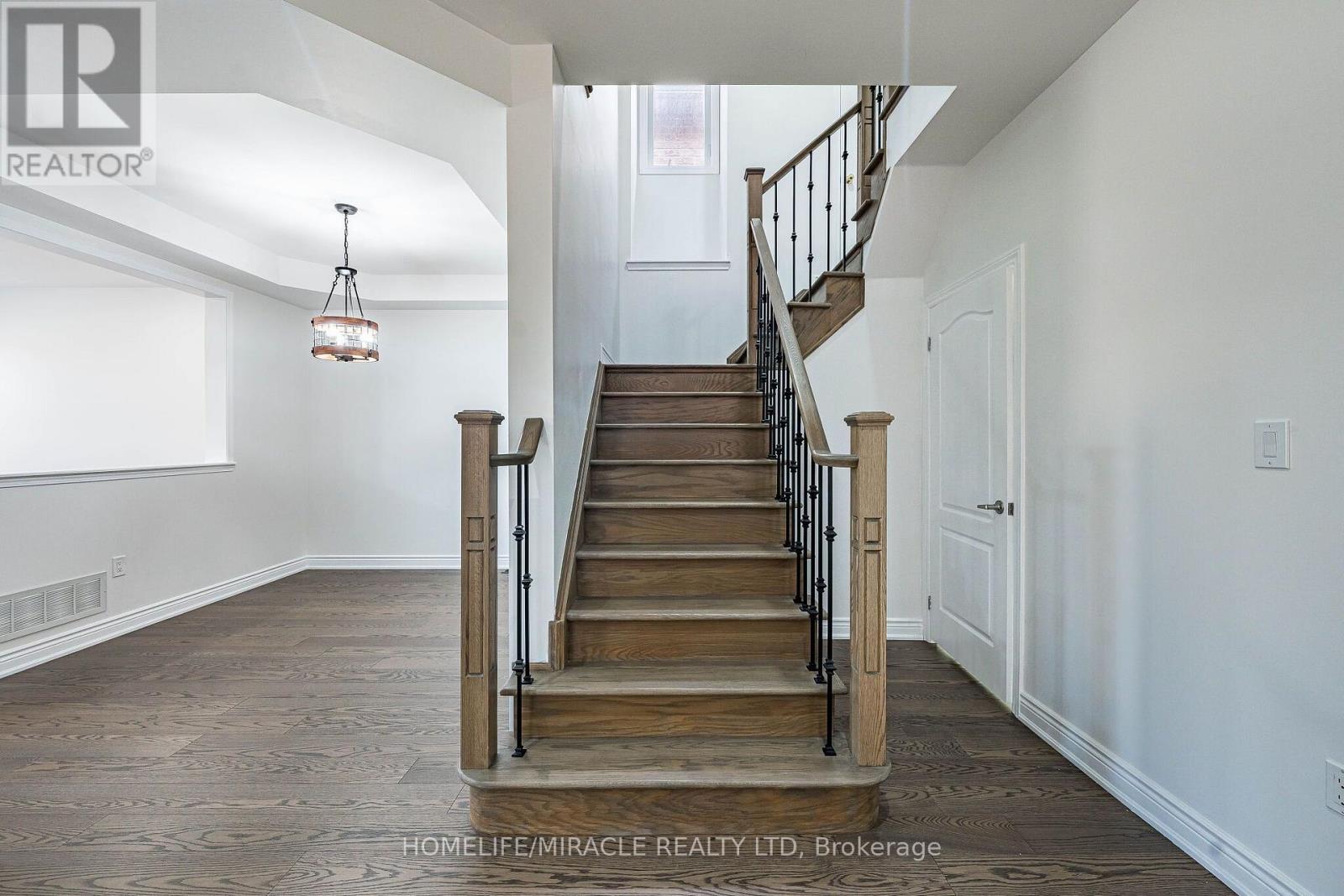 354 Panhellenic Drive, Mississauga, Ontario  L5W 0B9 - Photo 27 - W13798134