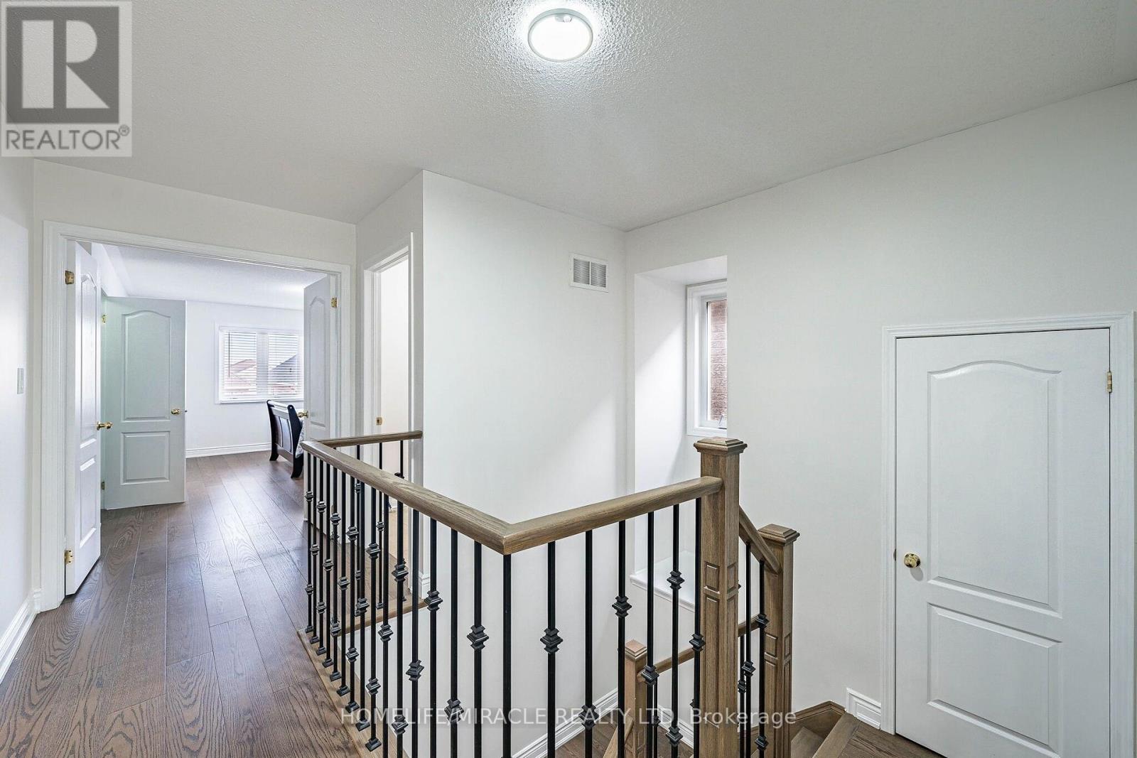 354 Panhellenic Drive, Mississauga, Ontario  L5W 0B9 - Photo 28 - W13798134