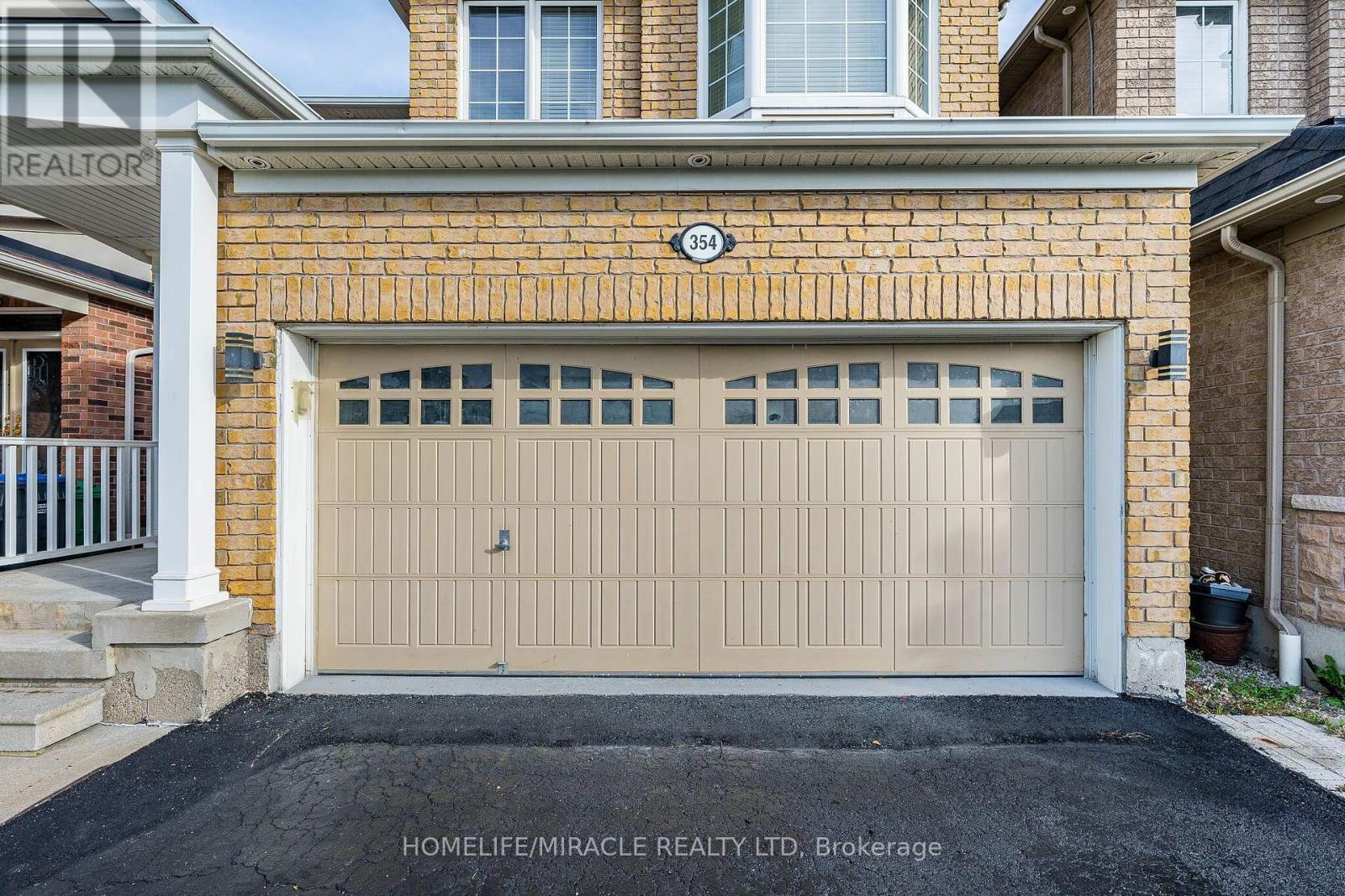 354 Panhellenic Drive, Mississauga, Ontario  L5W 0B9 - Photo 4 - W13798134