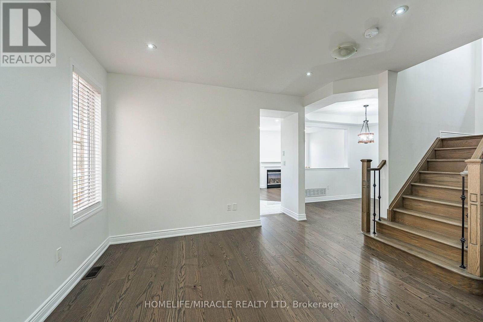 354 Panhellenic Drive, Mississauga, Ontario  L5W 0B9 - Photo 7 - W13798134