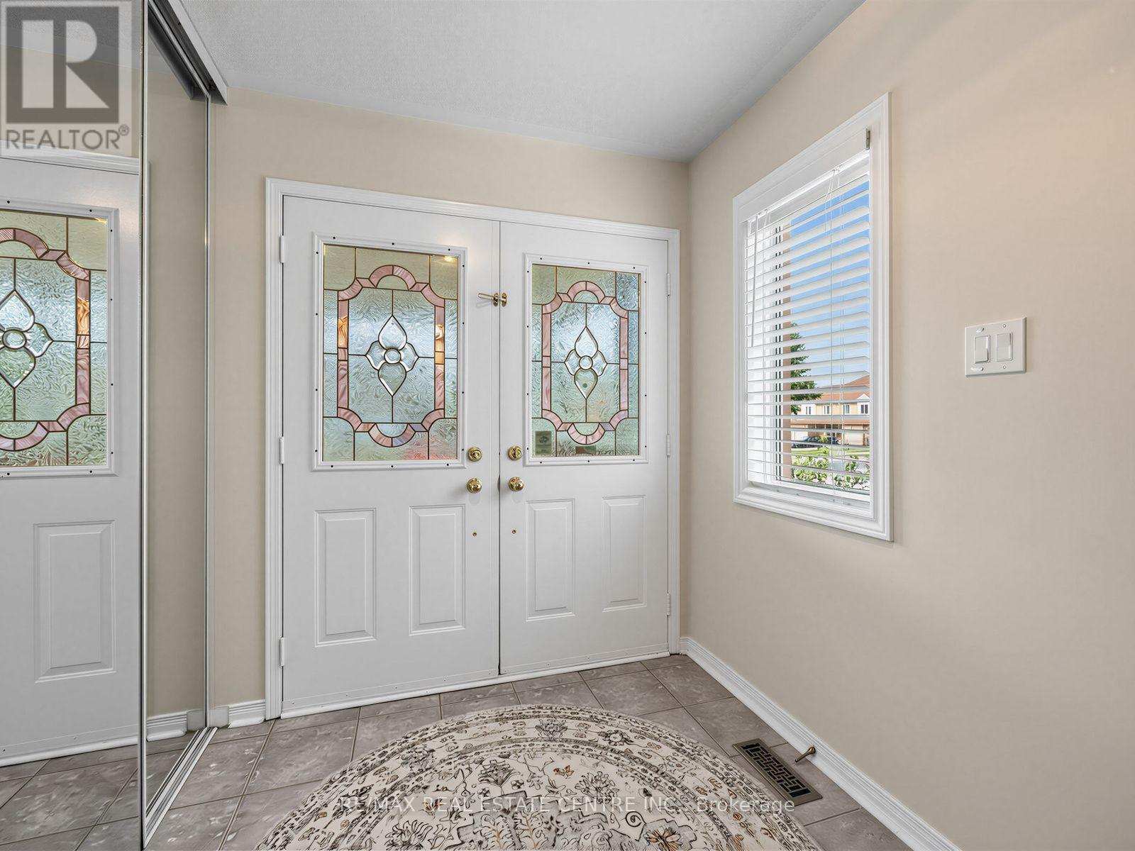 3042 Pendleton Road, Mississauga, Ontario  L5N 7C5 - Photo 3 - W13798194