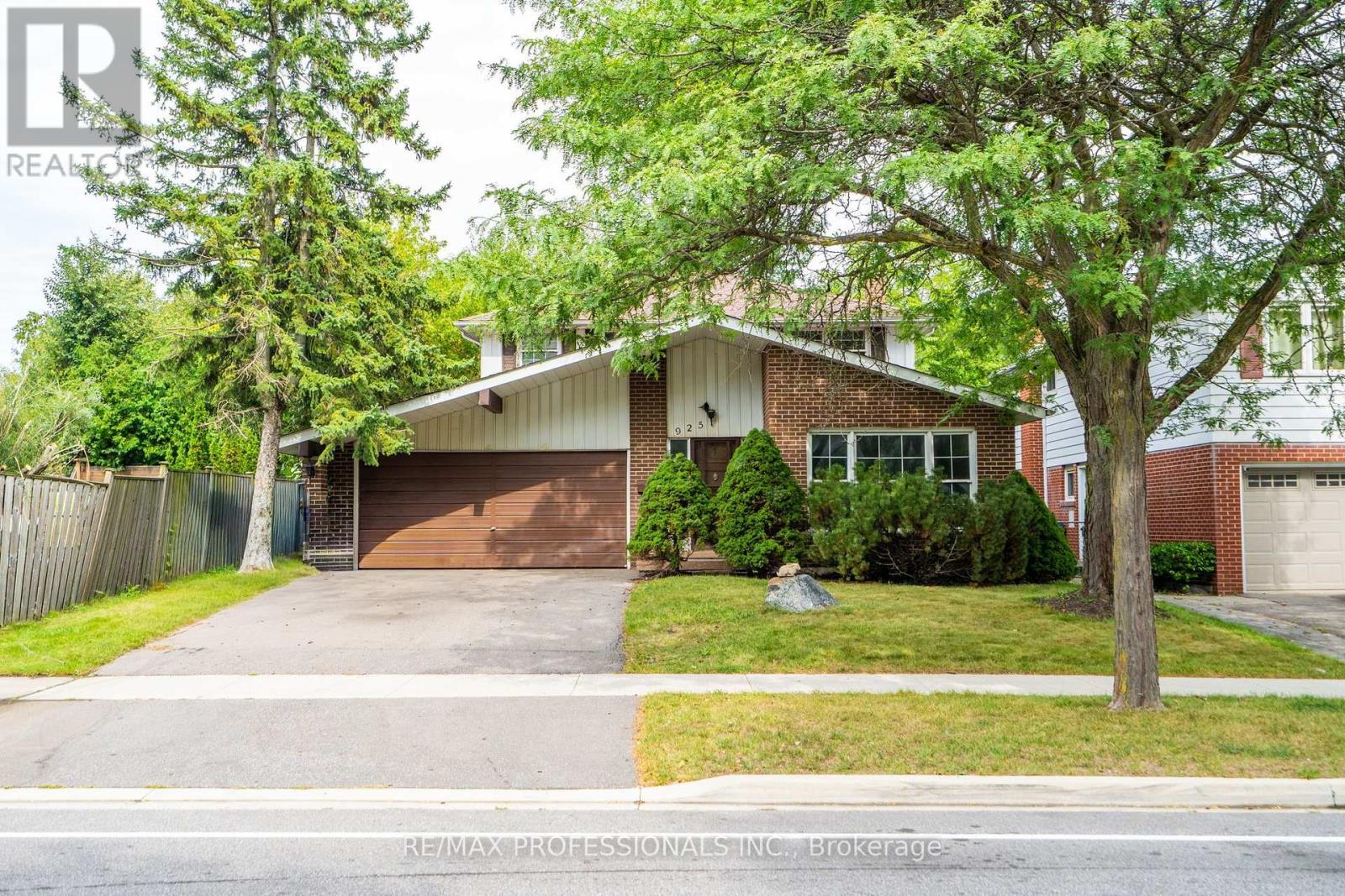 925 RUNNINGBROOK DRIVE, Mississauga, Ontario