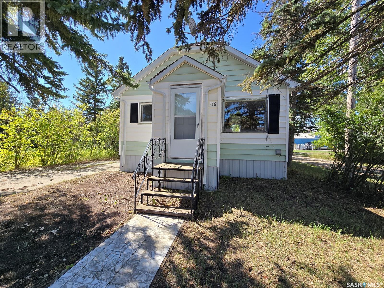 116+120 1st Avenue E, Montmartre, Saskatchewan  S0G 3M0 - Photo 2 - SK048714