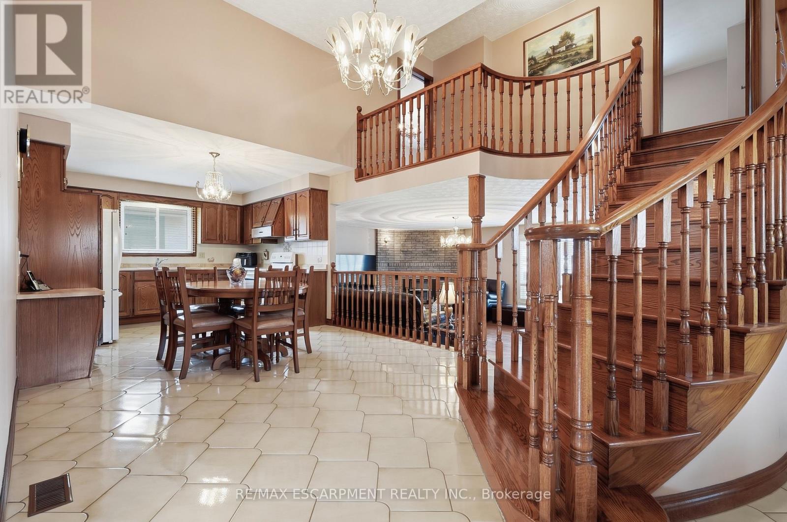 7 Vinehill Drive, Hamilton, Ontario  L8G 4Z1 - Photo 5 - X13798062