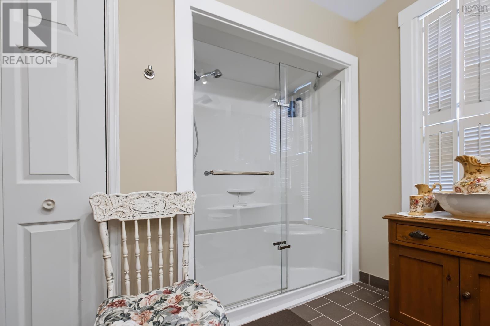 13 Mcdougall Street, Springhill, Nova Scotia  B0M 1X0 - Photo 34 - 202623647