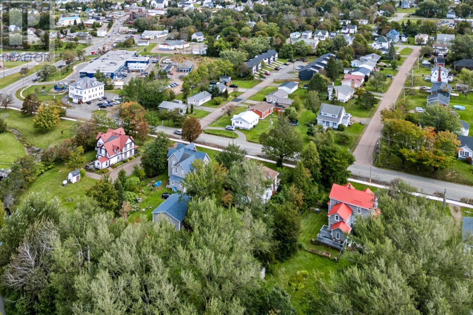 13 Mcdougall Street, Springhill, Nova Scotia  B0M 1X0 - Photo 46 - 202623647