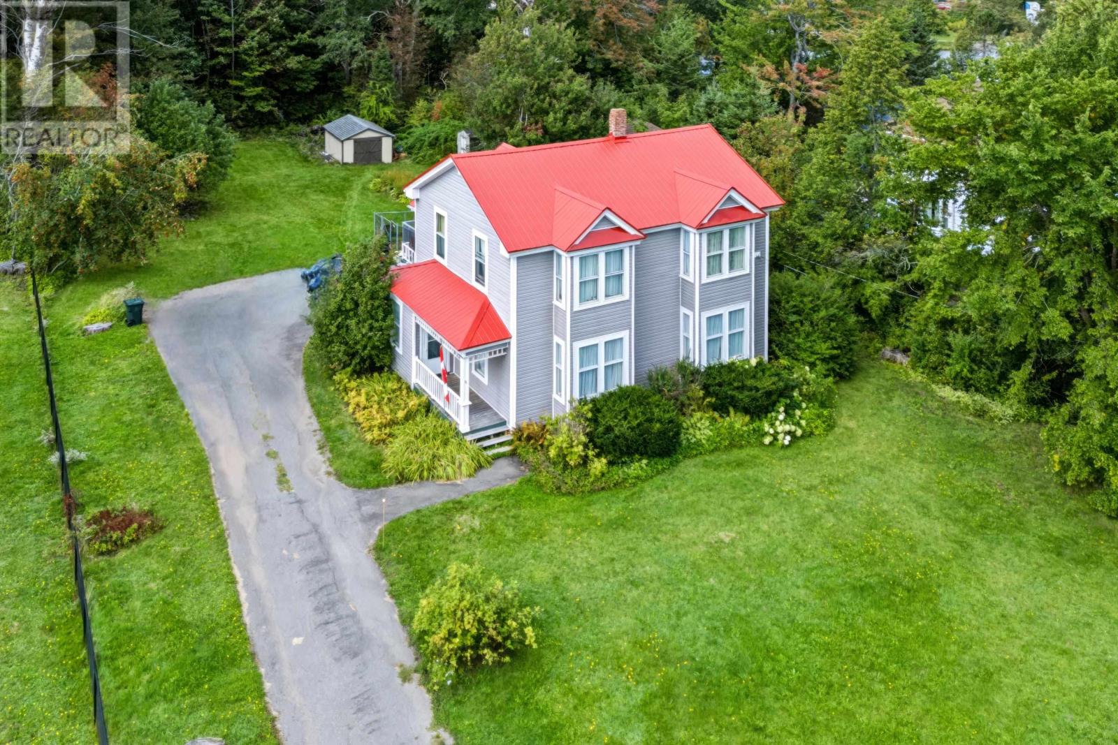 13 Mcdougall Street, Springhill, Nova Scotia  B0M 1X0 - Photo 1 - 202623647