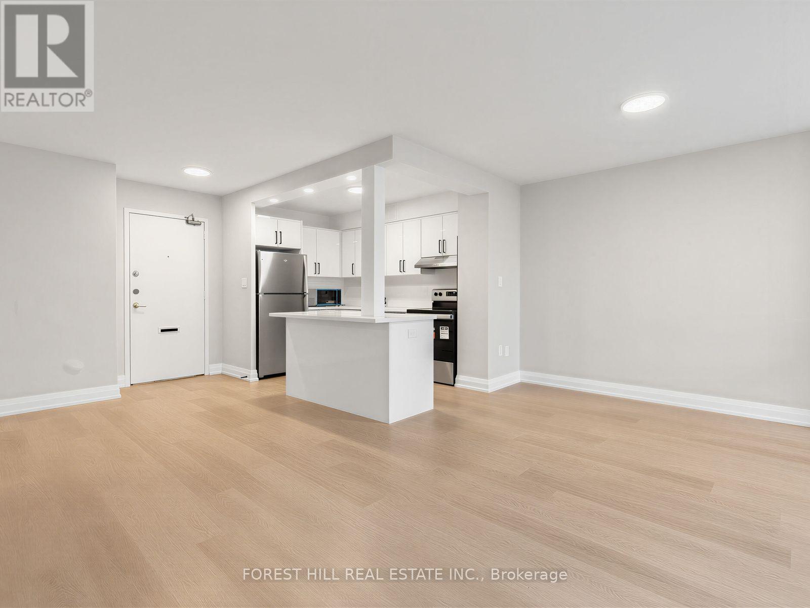 813 - 140 Elm Ridge Drive, Toronto, Ontario  M6B 1B1 - Photo 3 - W13797950