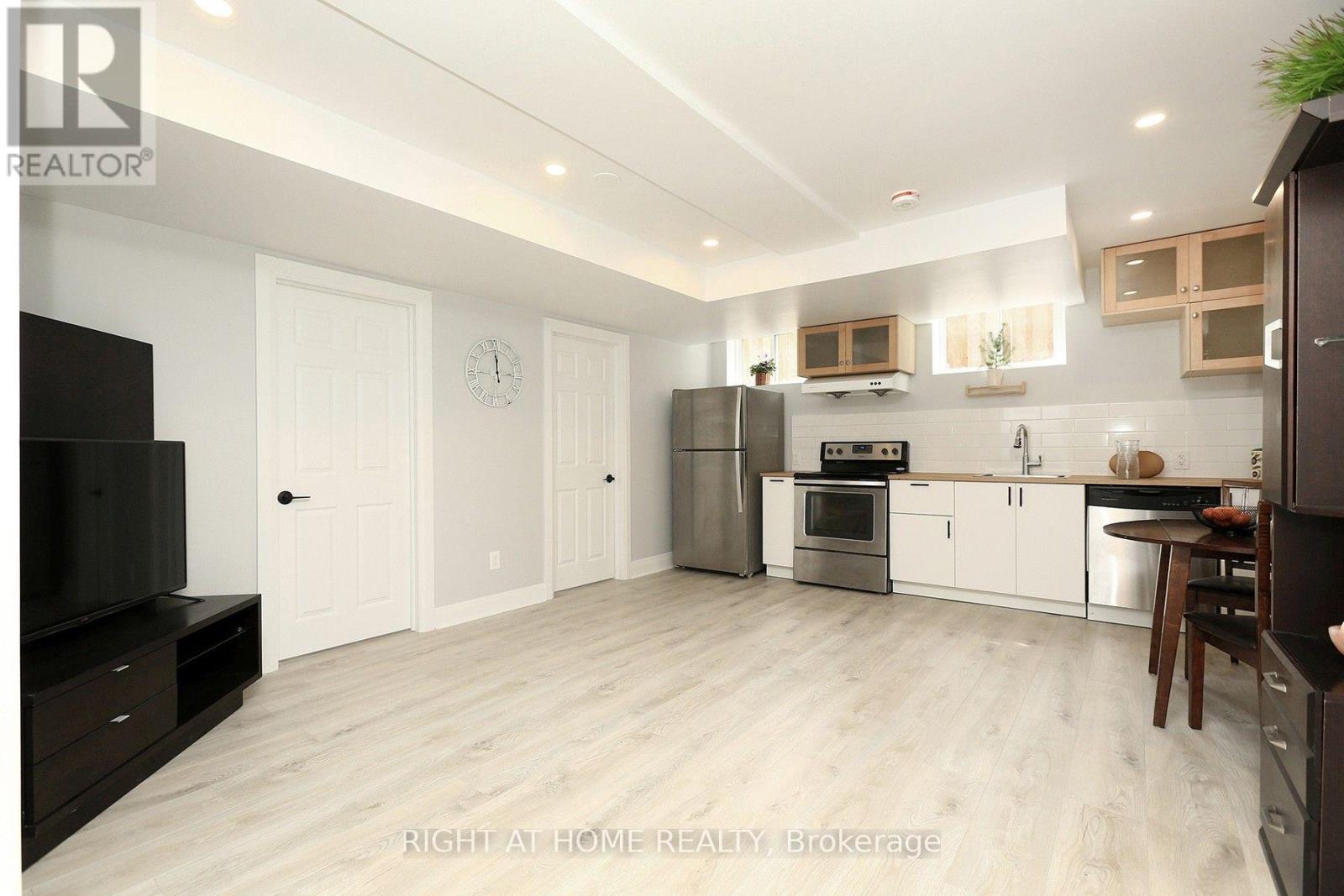 Bsmt - 35 Woodward Avenue, Brampton, Ontario  L6V 1K2 - Photo 13 - W13797394