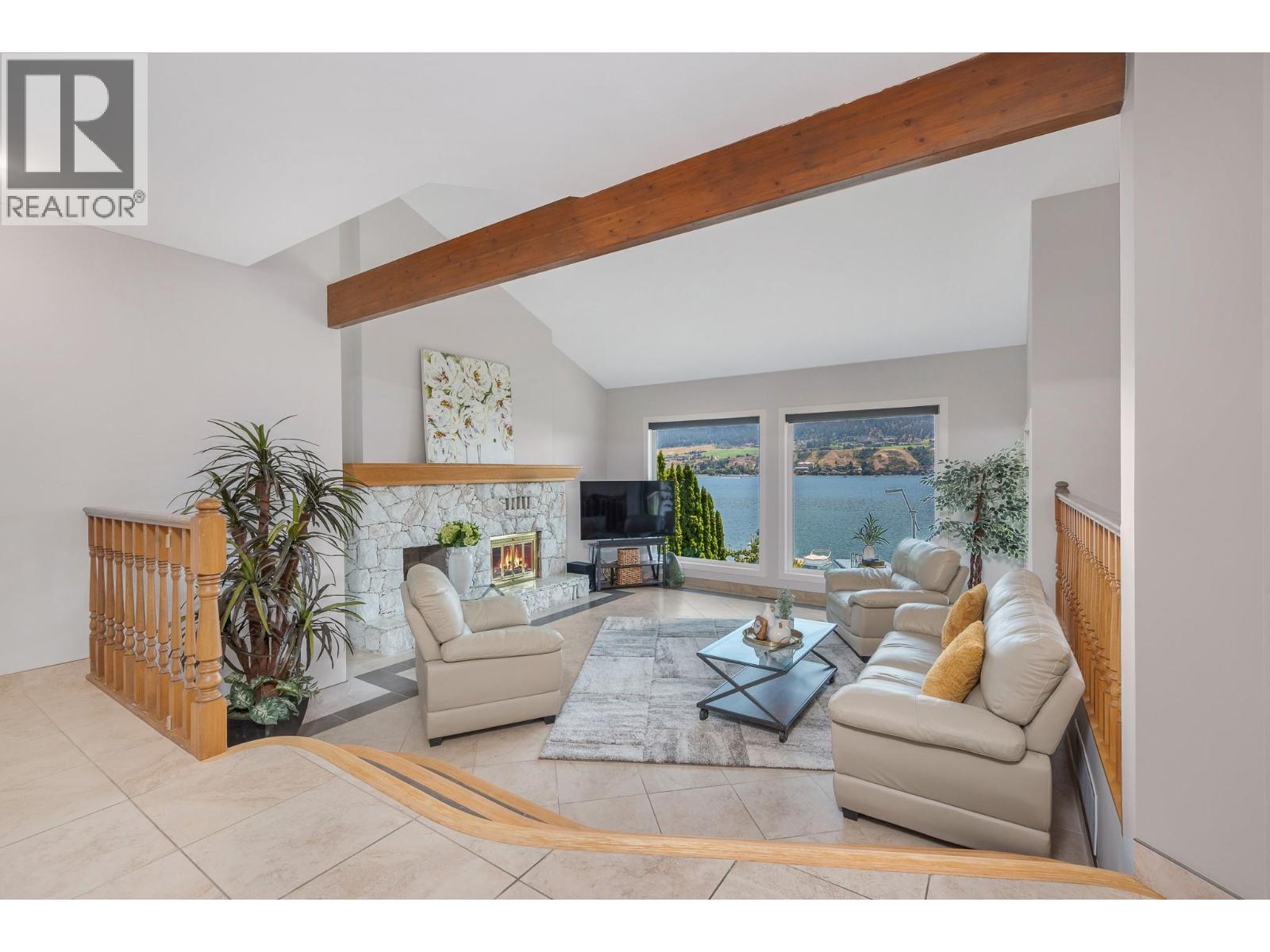 7994 Tronson Road, Vernon, British Columbia  V1H 1C6 - Photo 8 - 10373688