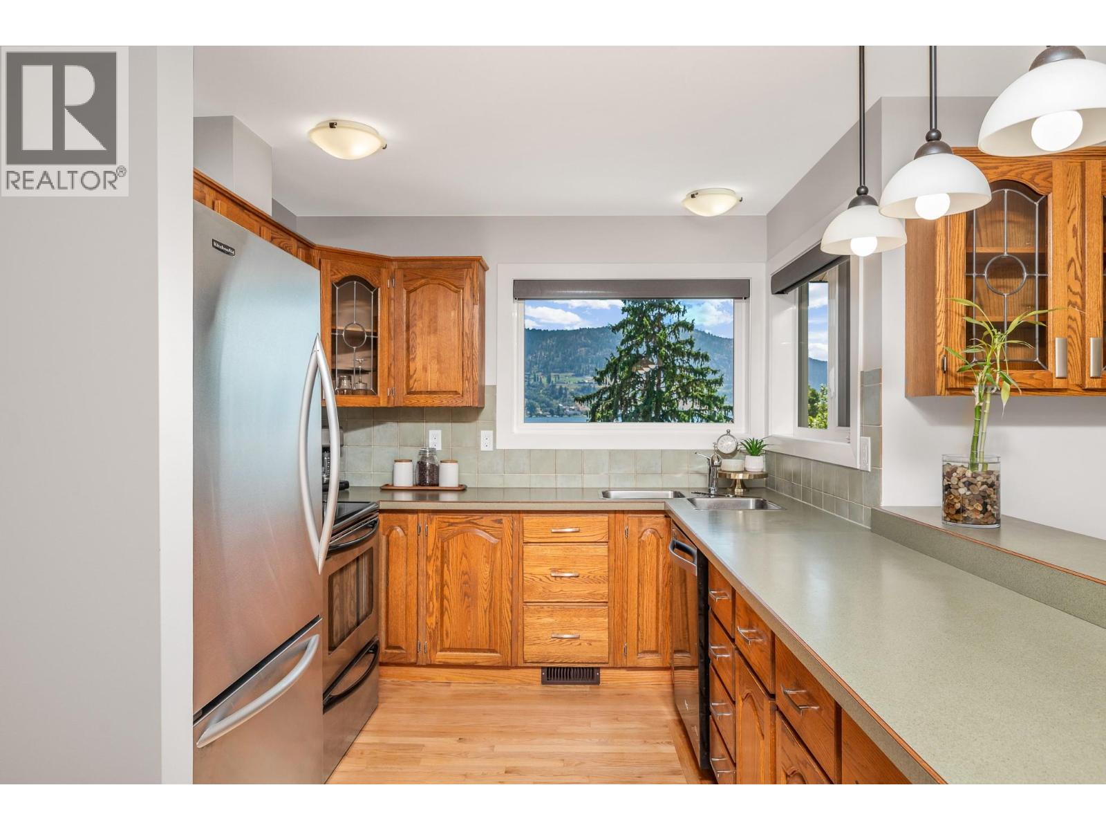 7994 Tronson Road, Vernon, British Columbia  V1H 1C6 - Photo 15 - 10373688