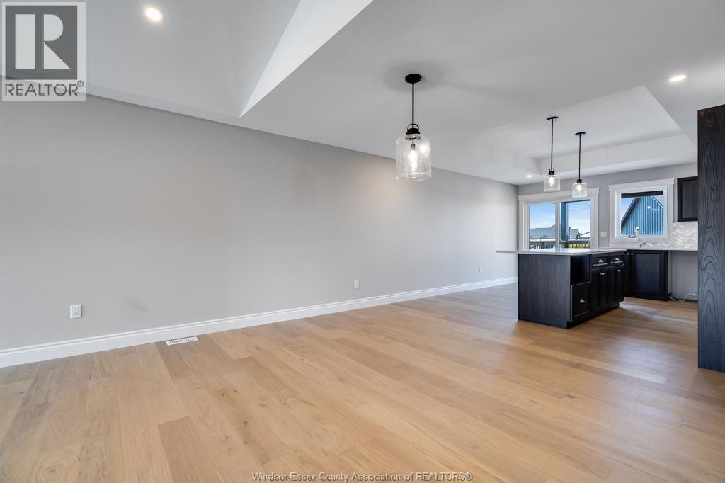 47 Bloomington Way, Chatham, Ontario  N7L 0H2 - Photo 2 - 26022943