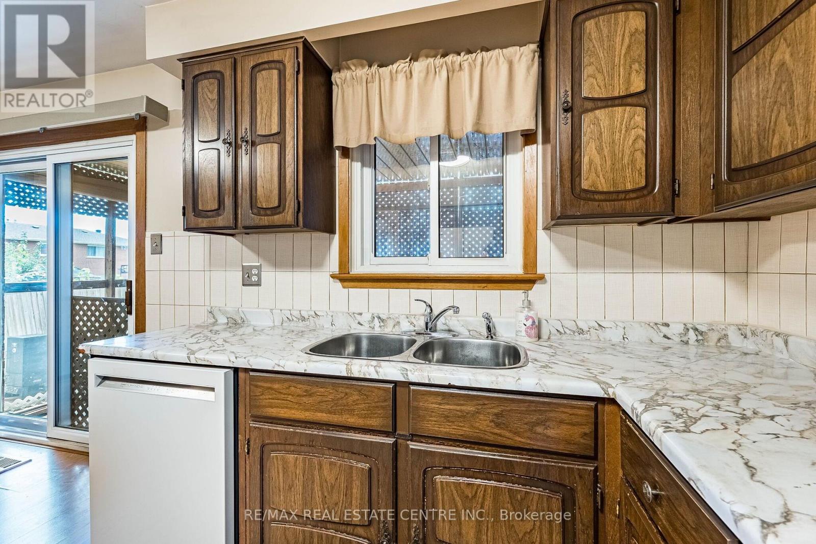 86 Jade Crescent, Brampton, Ontario  L6S 3M8 - Photo 20 - W13782034