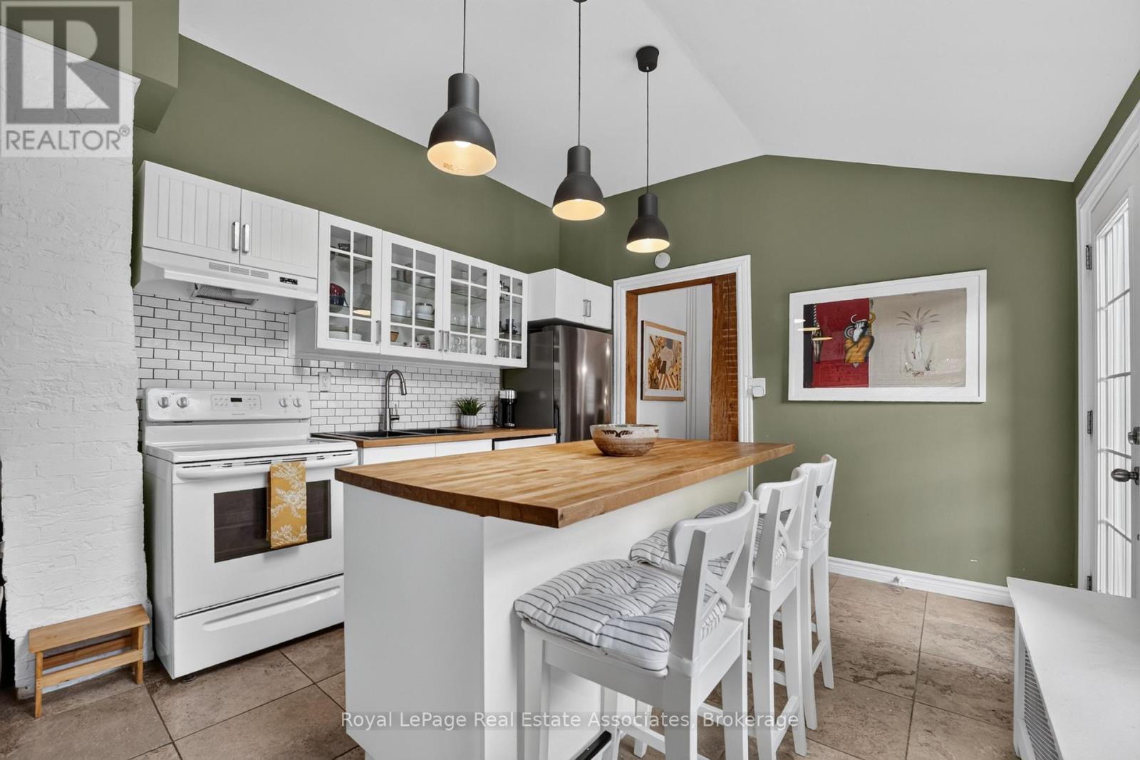 15 Charles Street, Halton Hills, Ontario  L7G 2Z1 - Photo 13 - W13798176