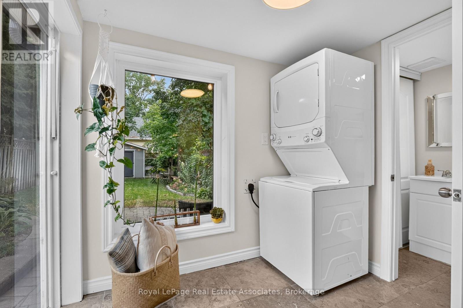 15 Charles Street, Halton Hills, Ontario  L7G 2Z1 - Photo 24 - W13798176