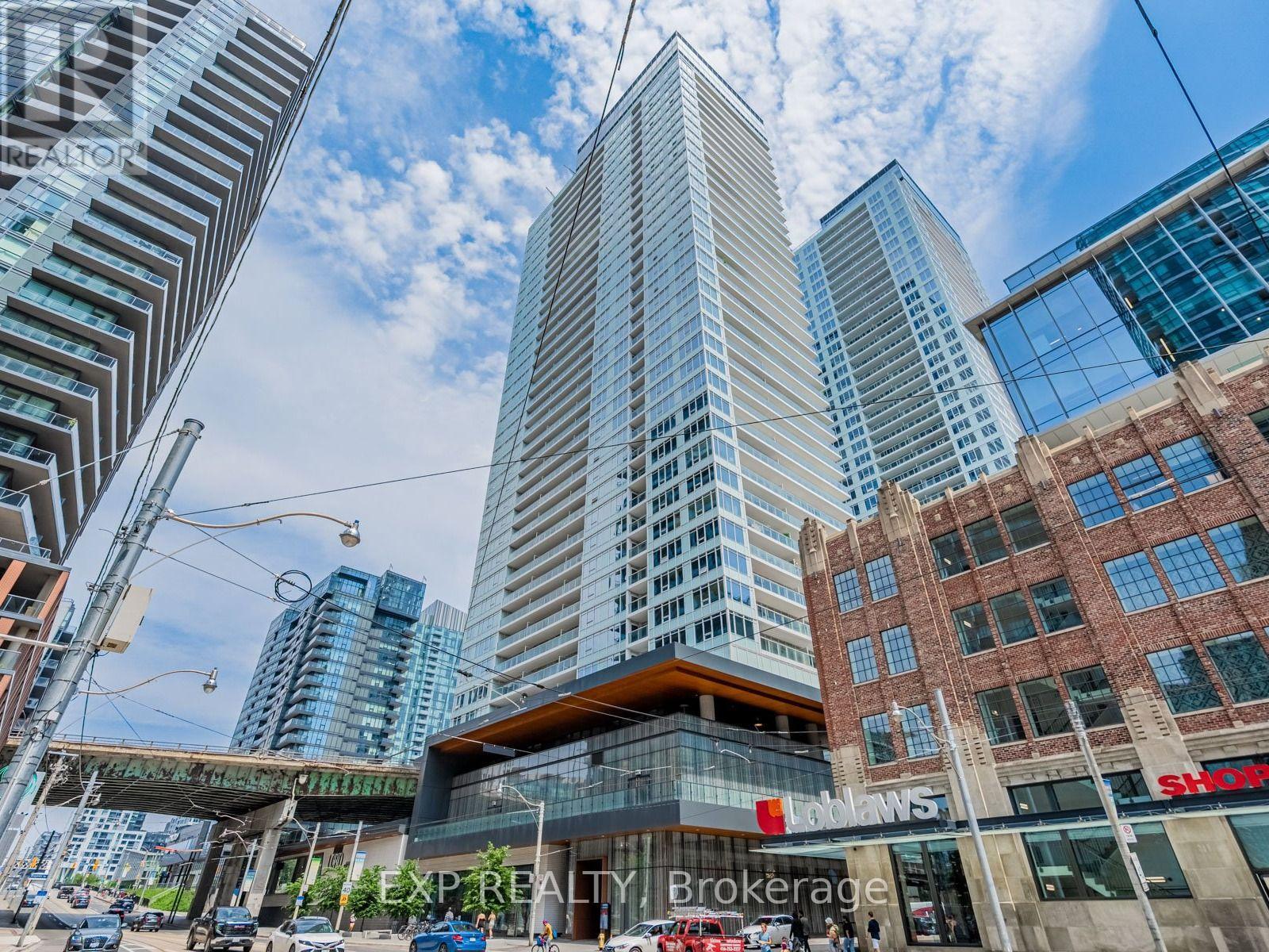 611 - 19 BATHURST STREET, Toronto, Ontario