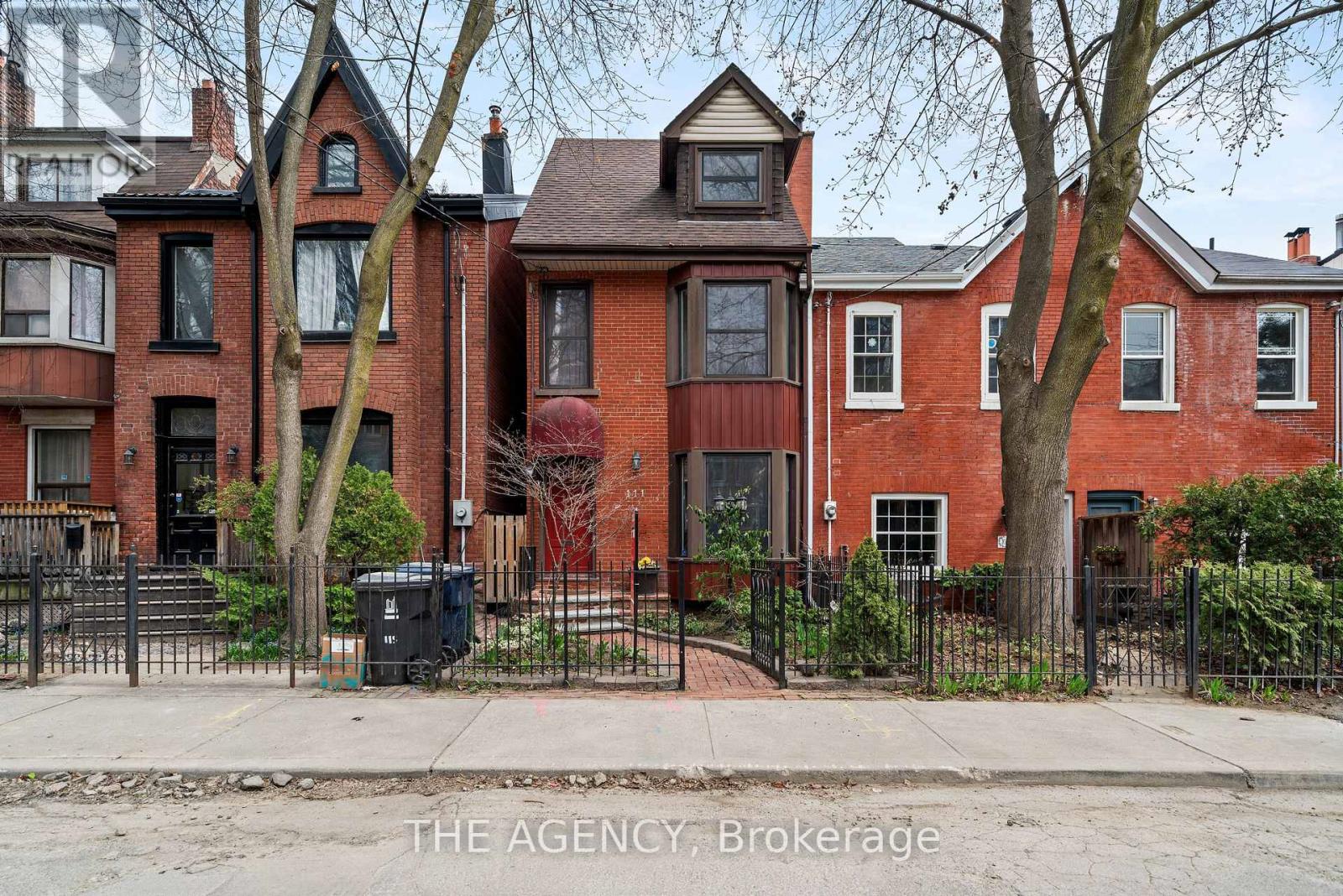 111 SEATON STREET, Toronto, Ontario