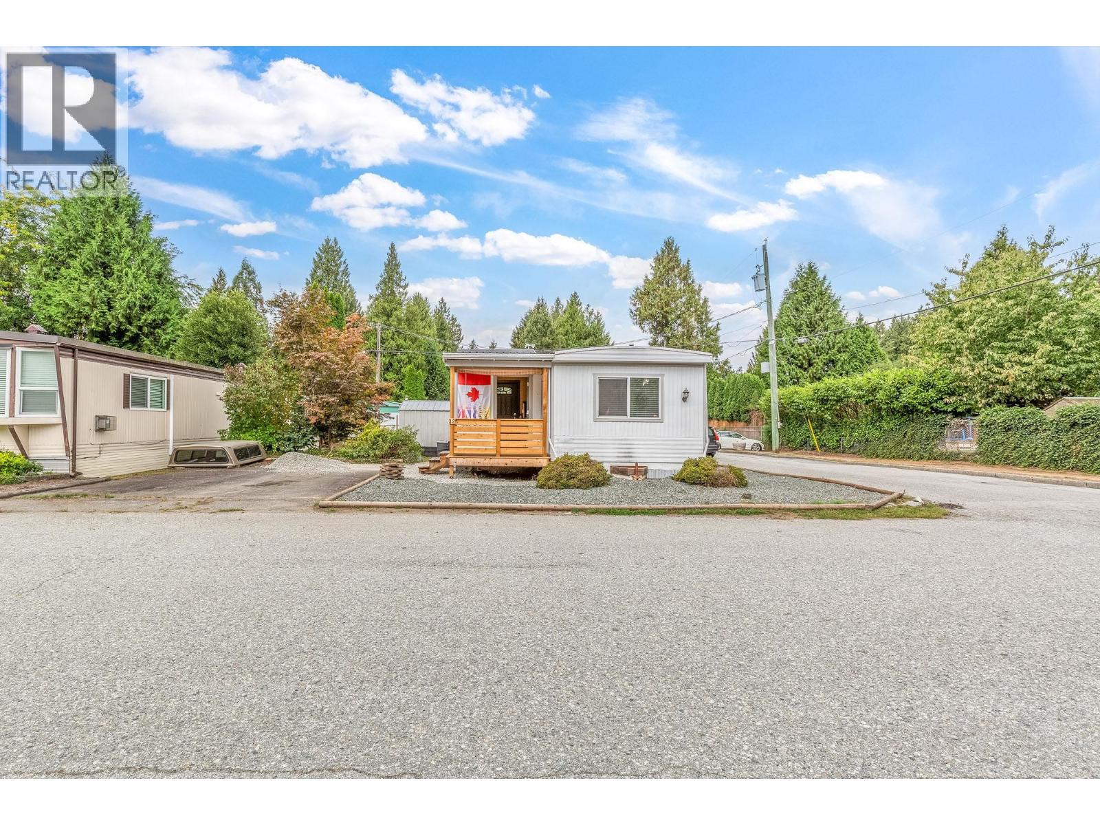 32 21163 Lougheed Highway, Maple Ridge, British Columbia  V2W 2R4 - Photo 2 - R3165752
