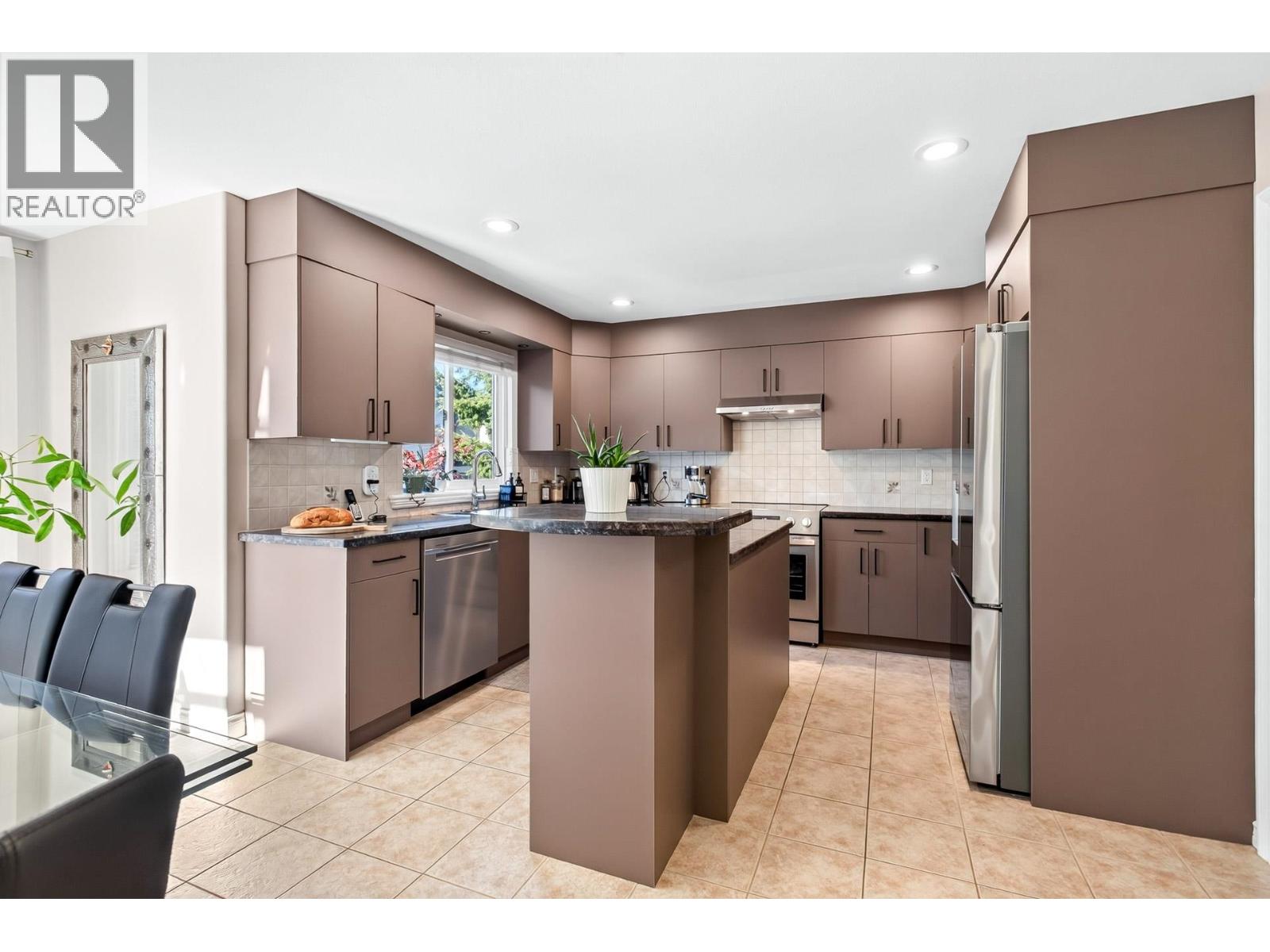 2020 Parkway Boulevard, Coquitlam, British Columbia  V3E 3N2 - Photo 12 - R3166810