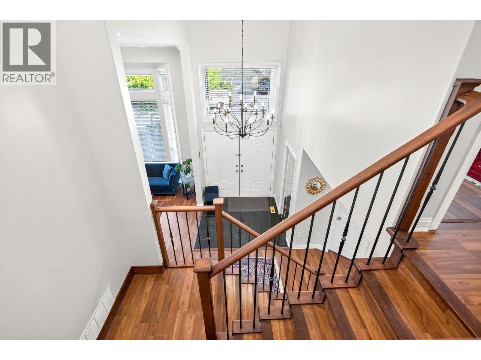 2020 Parkway Boulevard, Coquitlam, British Columbia  V3E 3N2 - Photo 5 - R3166810