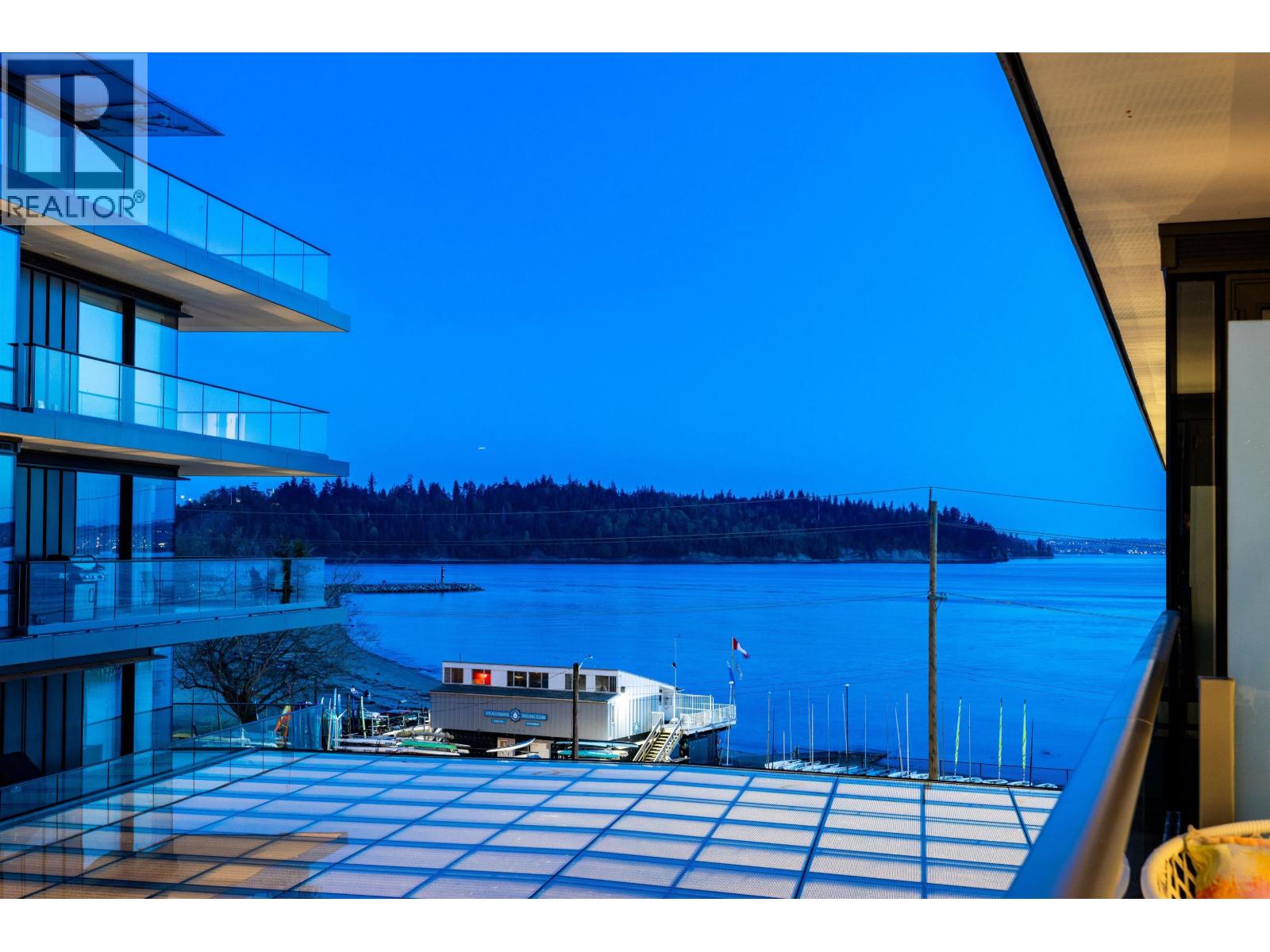 402 1355 BELLEVUE AVENUE, west vancouver, British Columbia