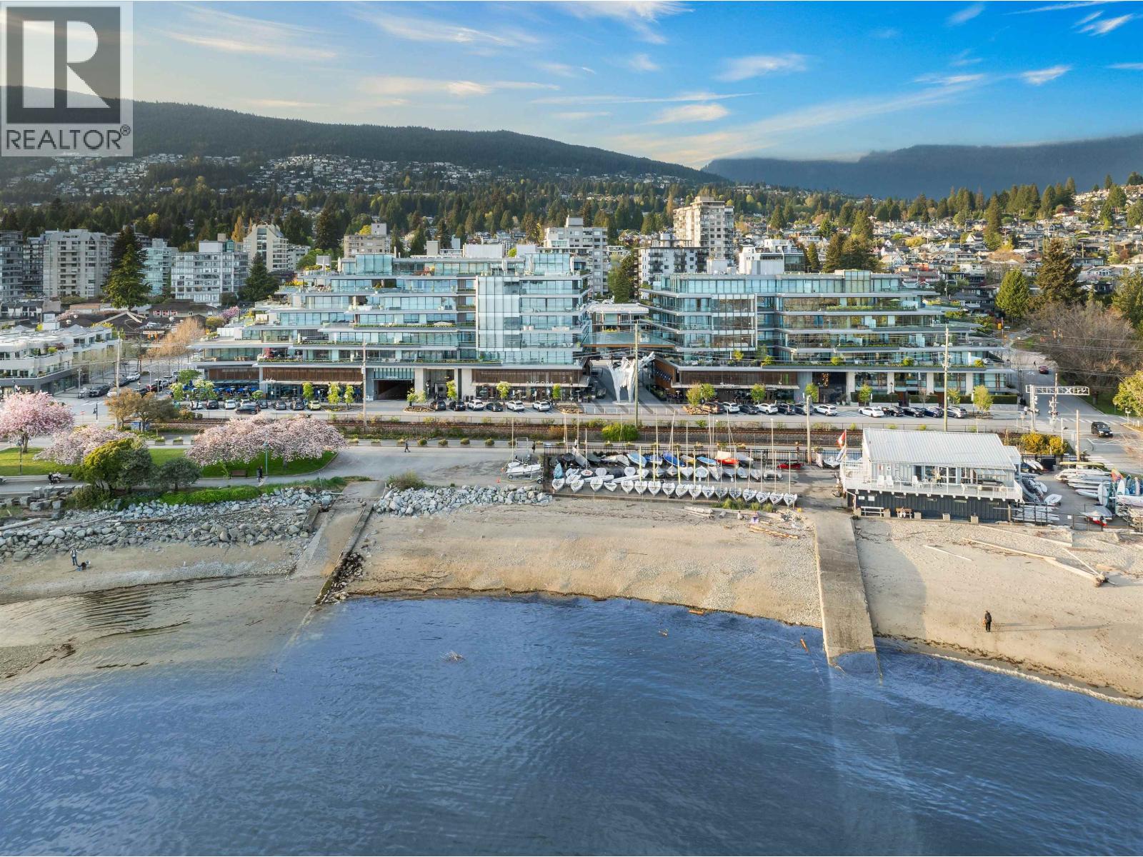 402 1355 Bellevue Avenue, West Vancouver, British Columbia  V7T 0B4 - Photo 37 - R3166651