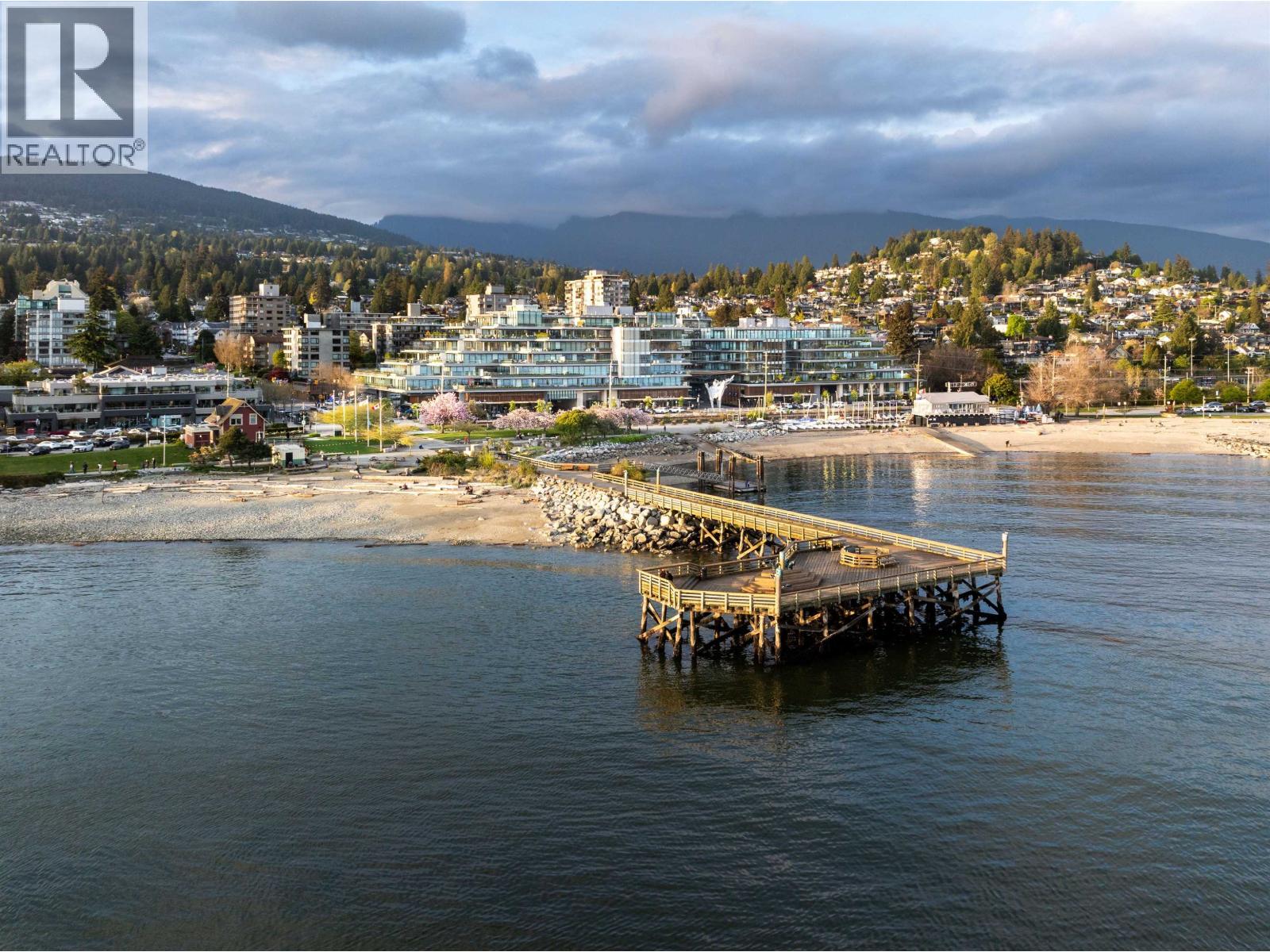 402 1355 Bellevue Avenue, West Vancouver, British Columbia  V7T 0B4 - Photo 38 - R3166651
