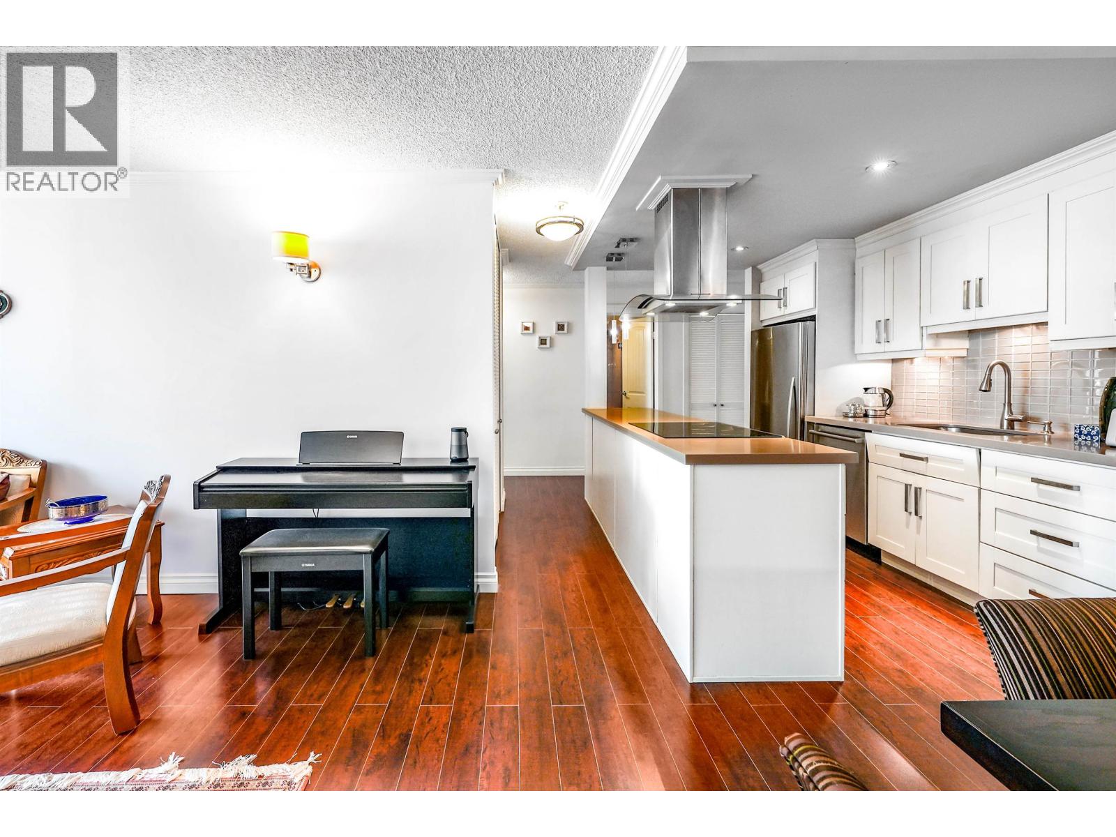 306 2020 Fullerton Avenue, North Vancouver, British Columbia  V7P 3G3 - Photo 12 - R3166745
