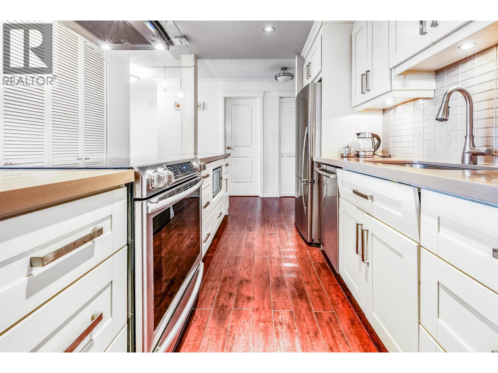 306 2020 Fullerton Avenue, North Vancouver, British Columbia  V7P 3G3 - Photo 15 - R3166745