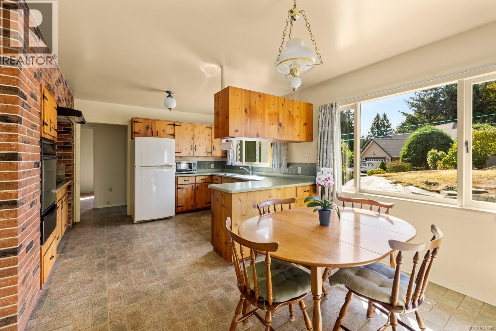 8620 Forest Park Pl, North Saanich, British Columbia V8L 5Z7 - Photo 12 - 1049358
