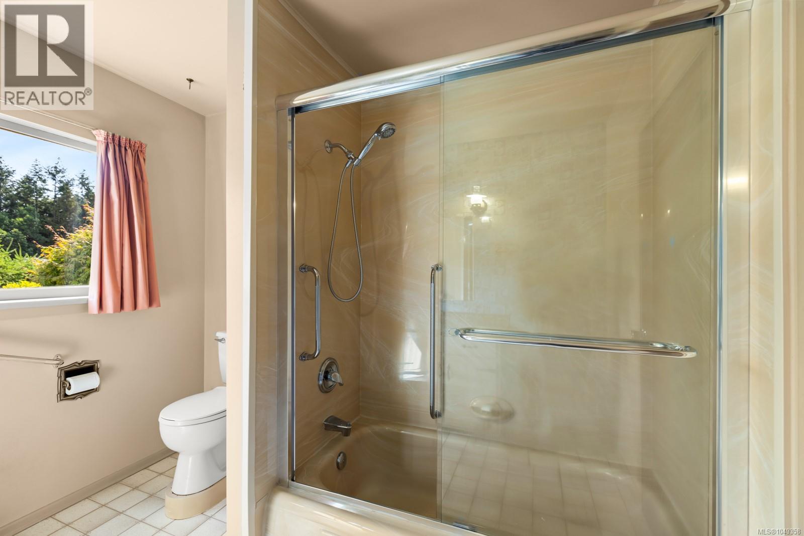 8620 Forest Park Pl, North Saanich, British Columbia V8L 5Z7 - Photo 20 - 1049358