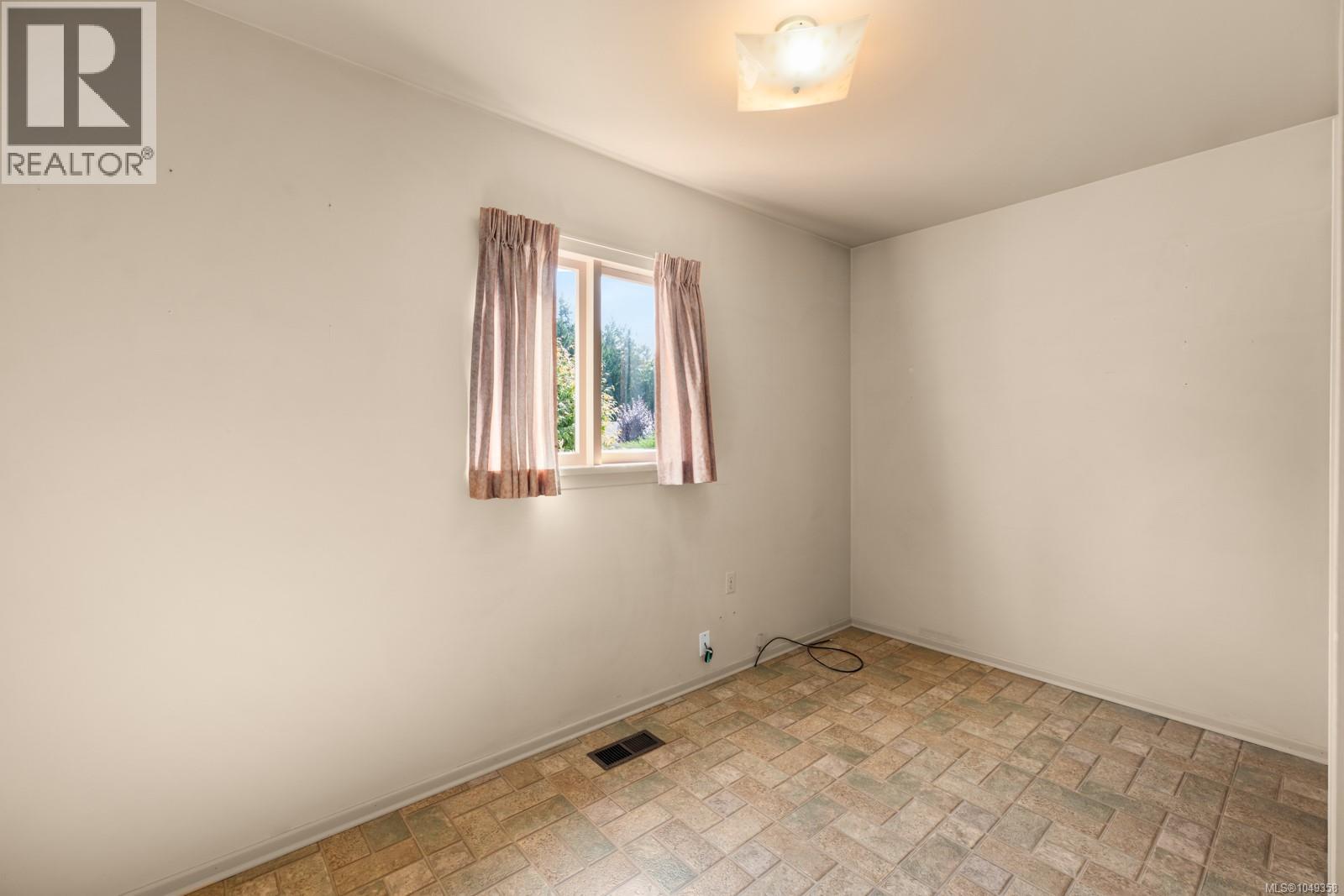 8620 Forest Park Pl, North Saanich, British Columbia V8L 5Z7 - Photo 22 - 1049358