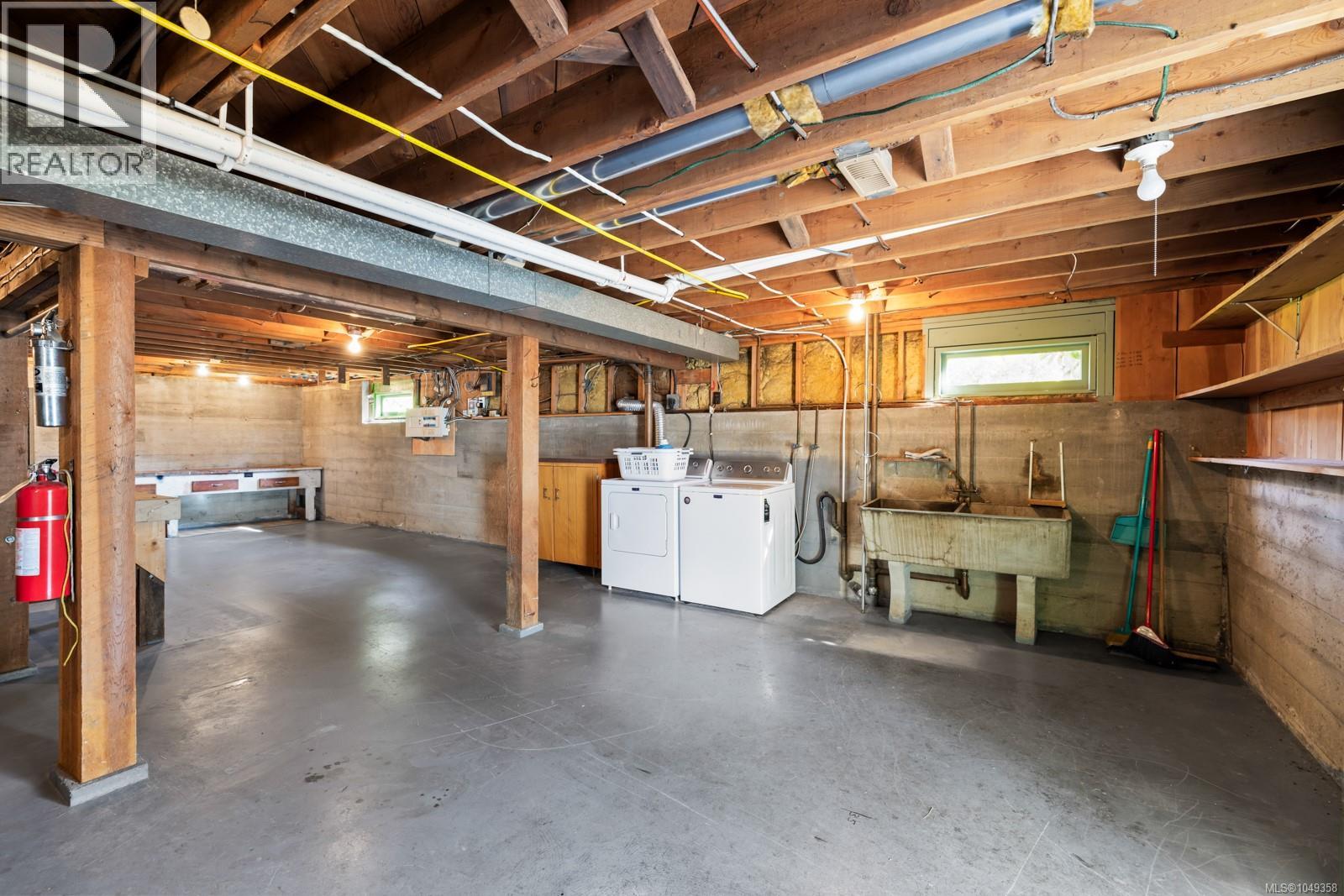 8620 Forest Park Pl, North Saanich, British Columbia V8L 5Z7 - Photo 31 - 1049358