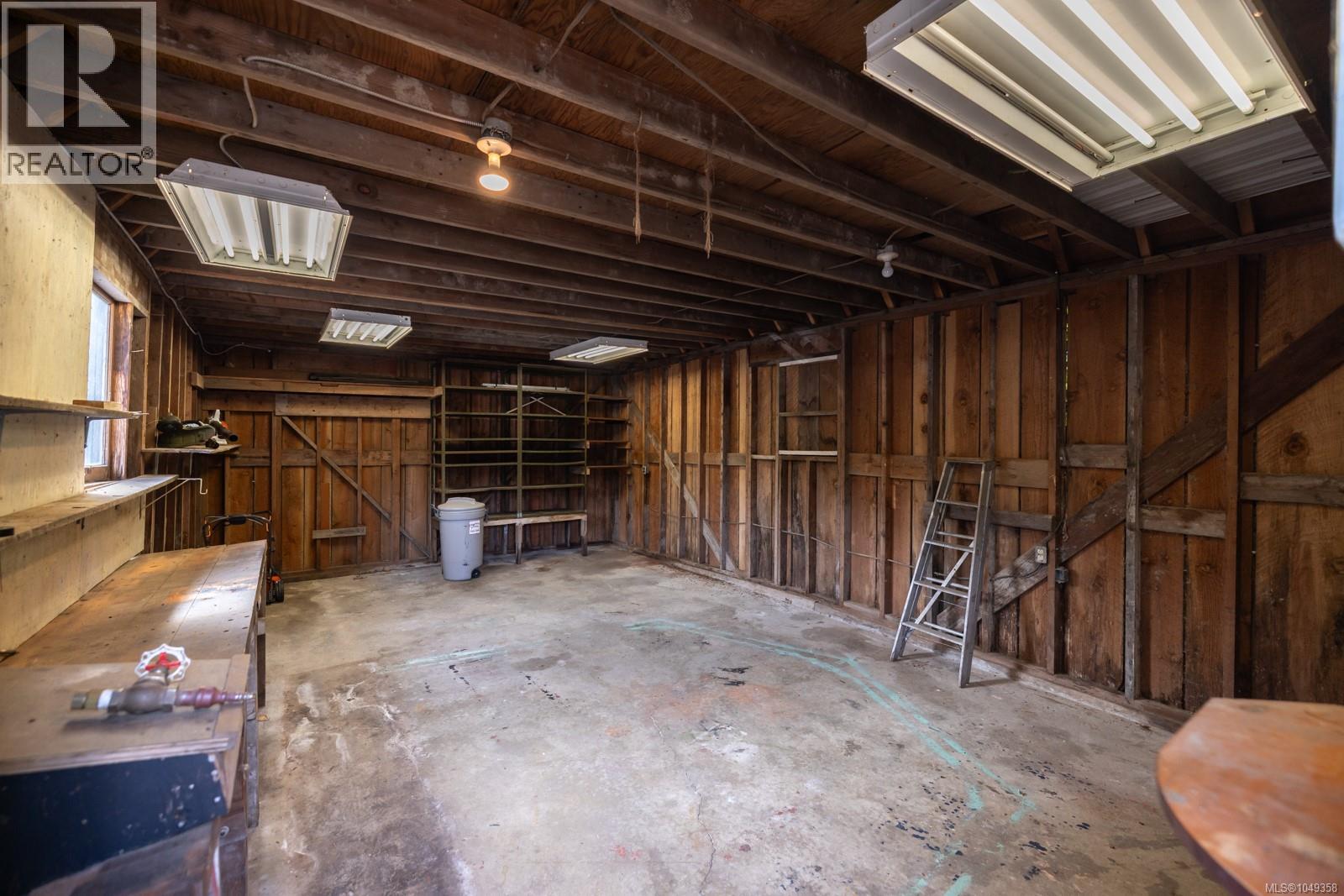 8620 Forest Park Pl, North Saanich, British Columbia V8L 5Z7 - Photo 38 - 1049358
